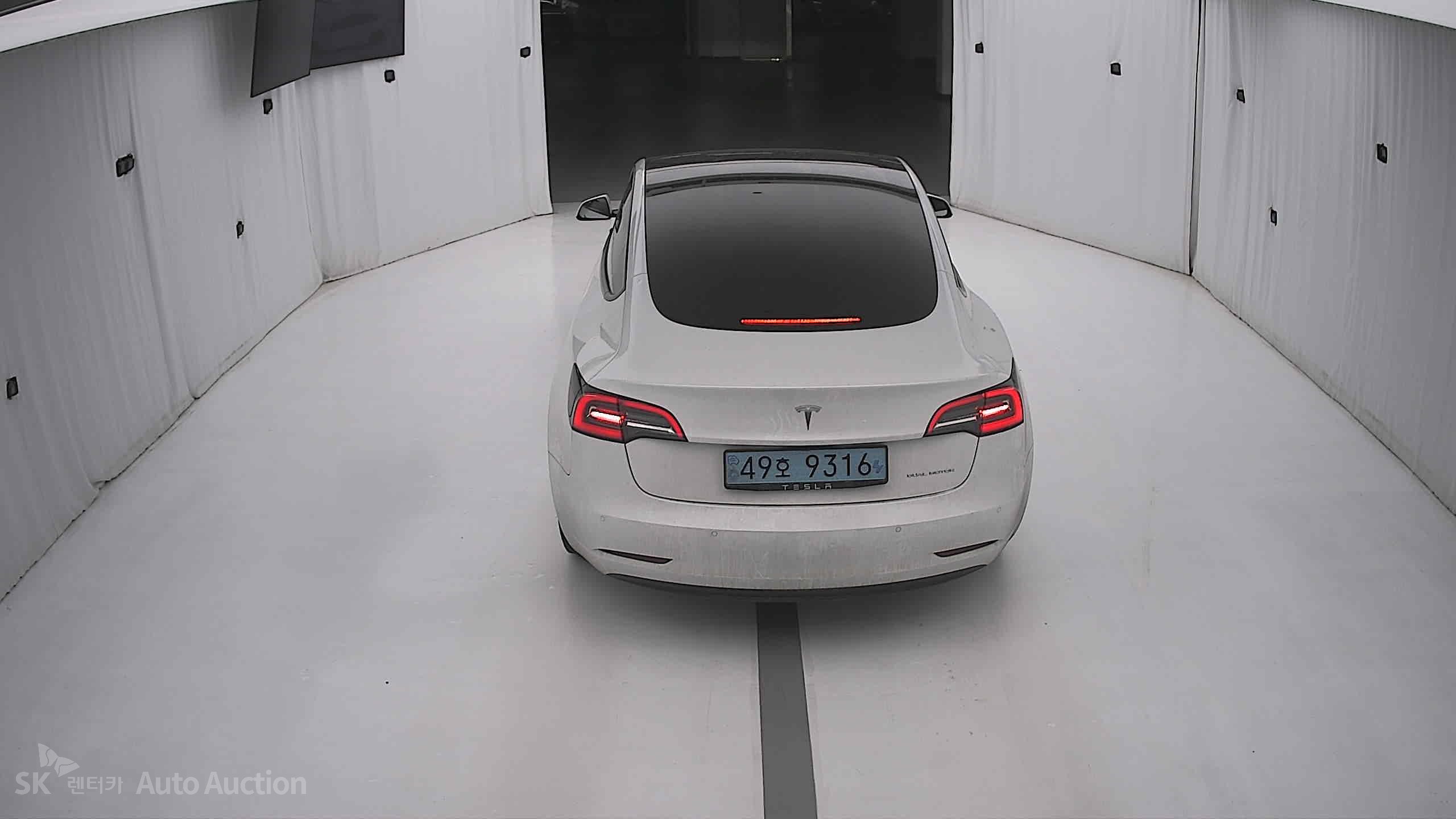 2021 - tesla model 3