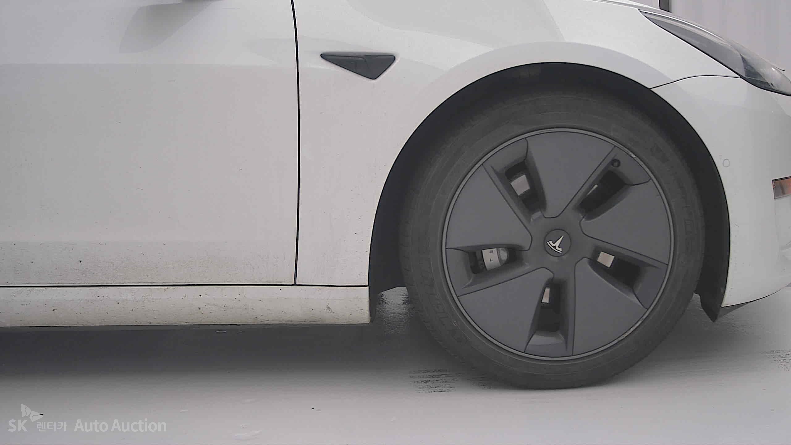 2021 - tesla model 3