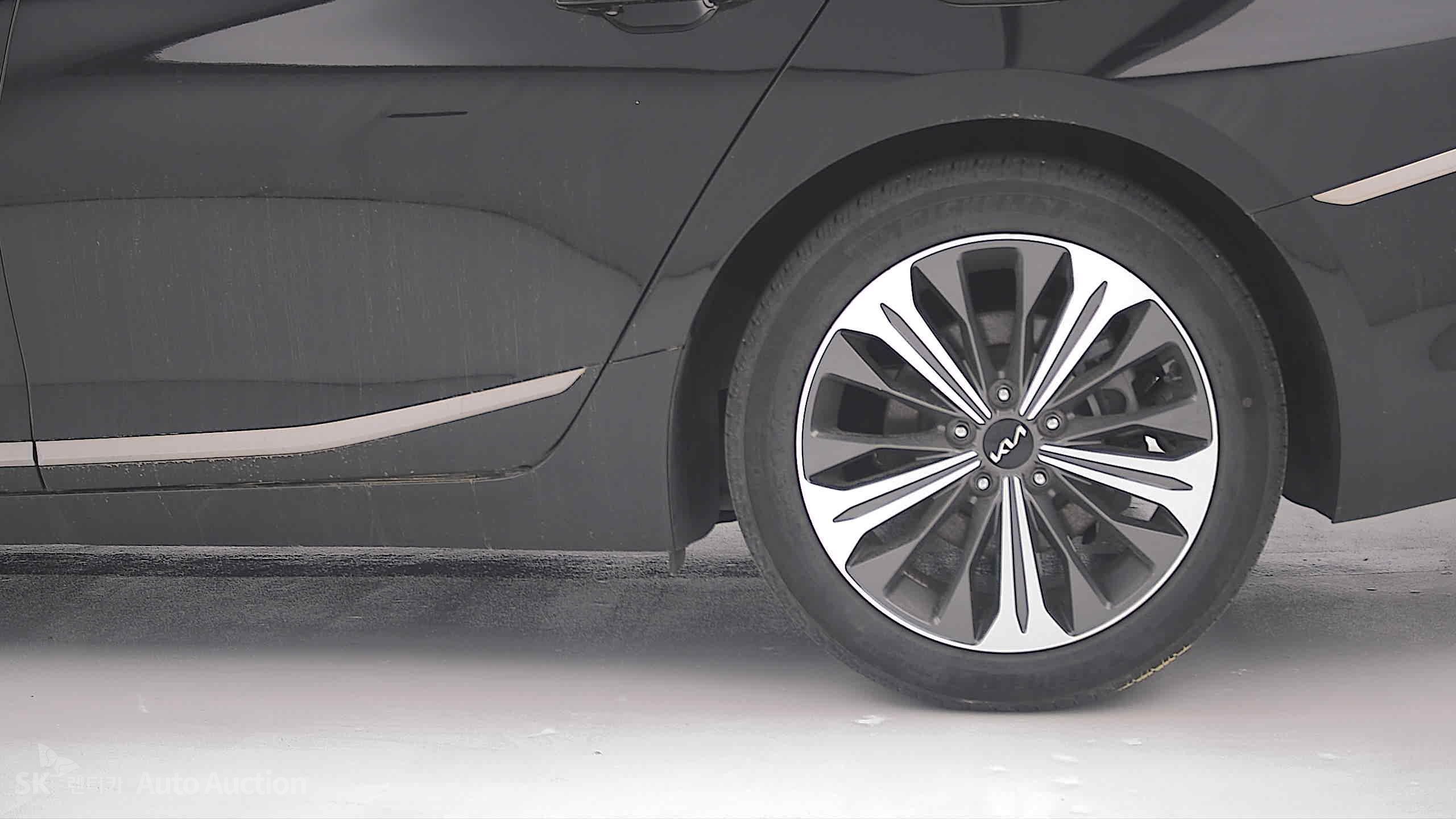 2023 - kia k8
