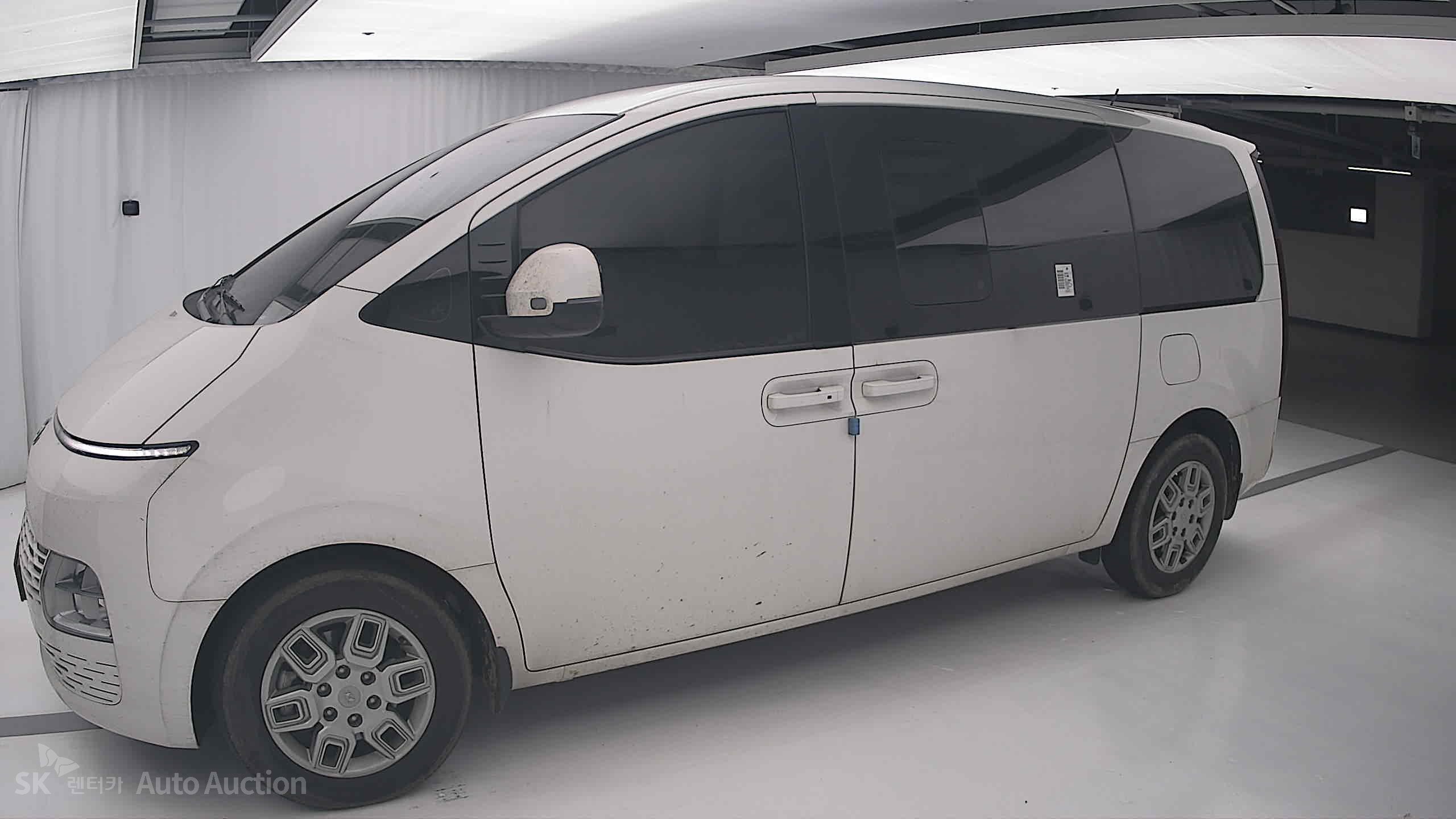 2023 - hyundai staria