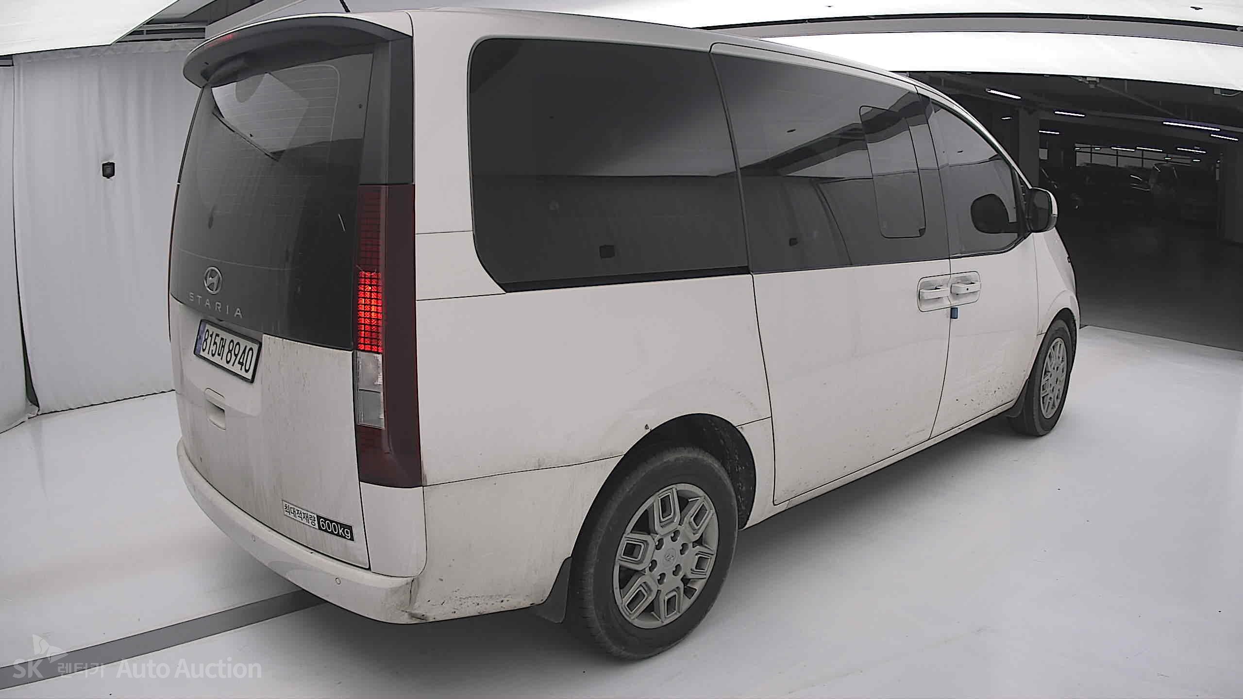 2023 - hyundai staria