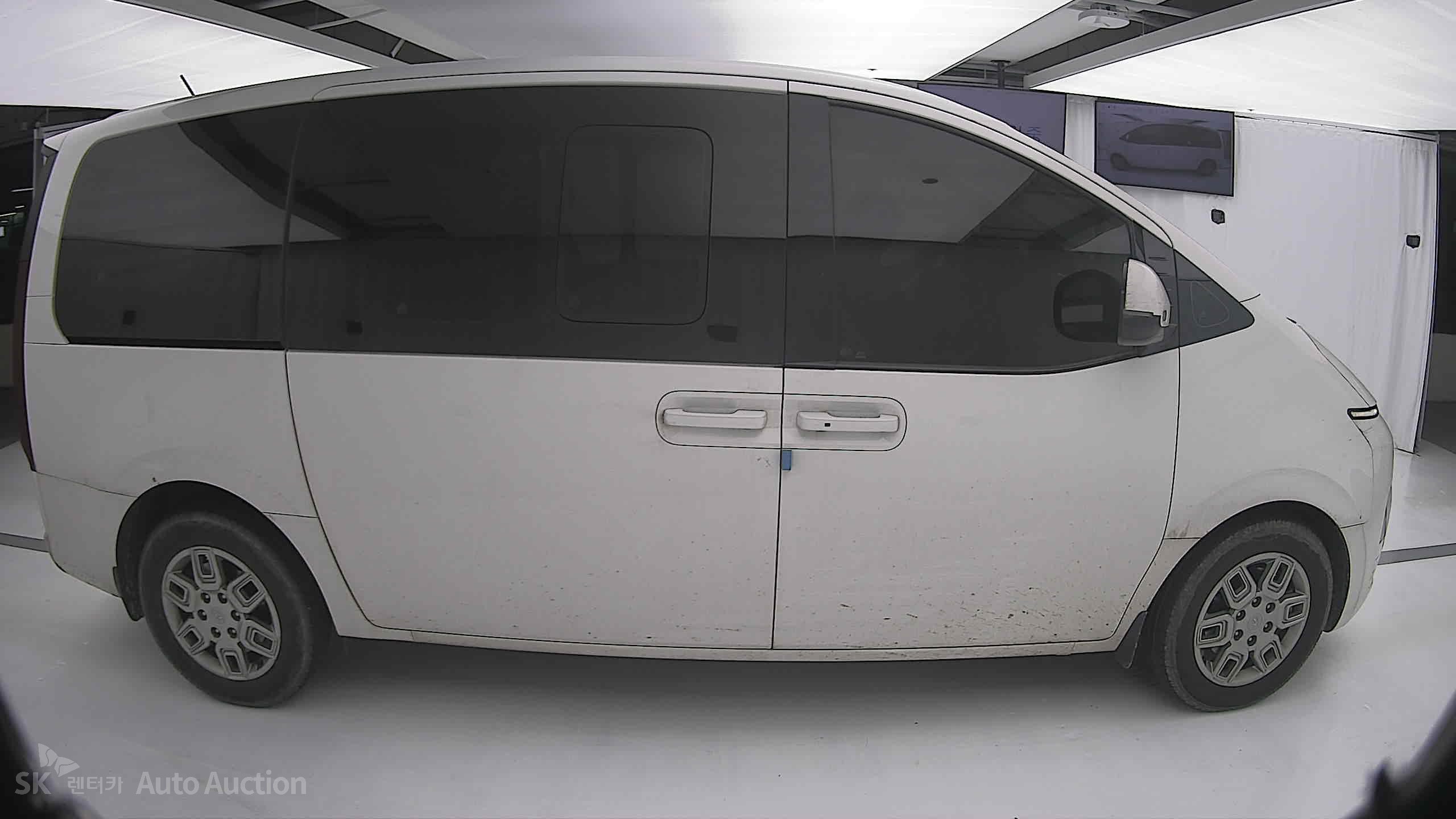 2023 - hyundai staria