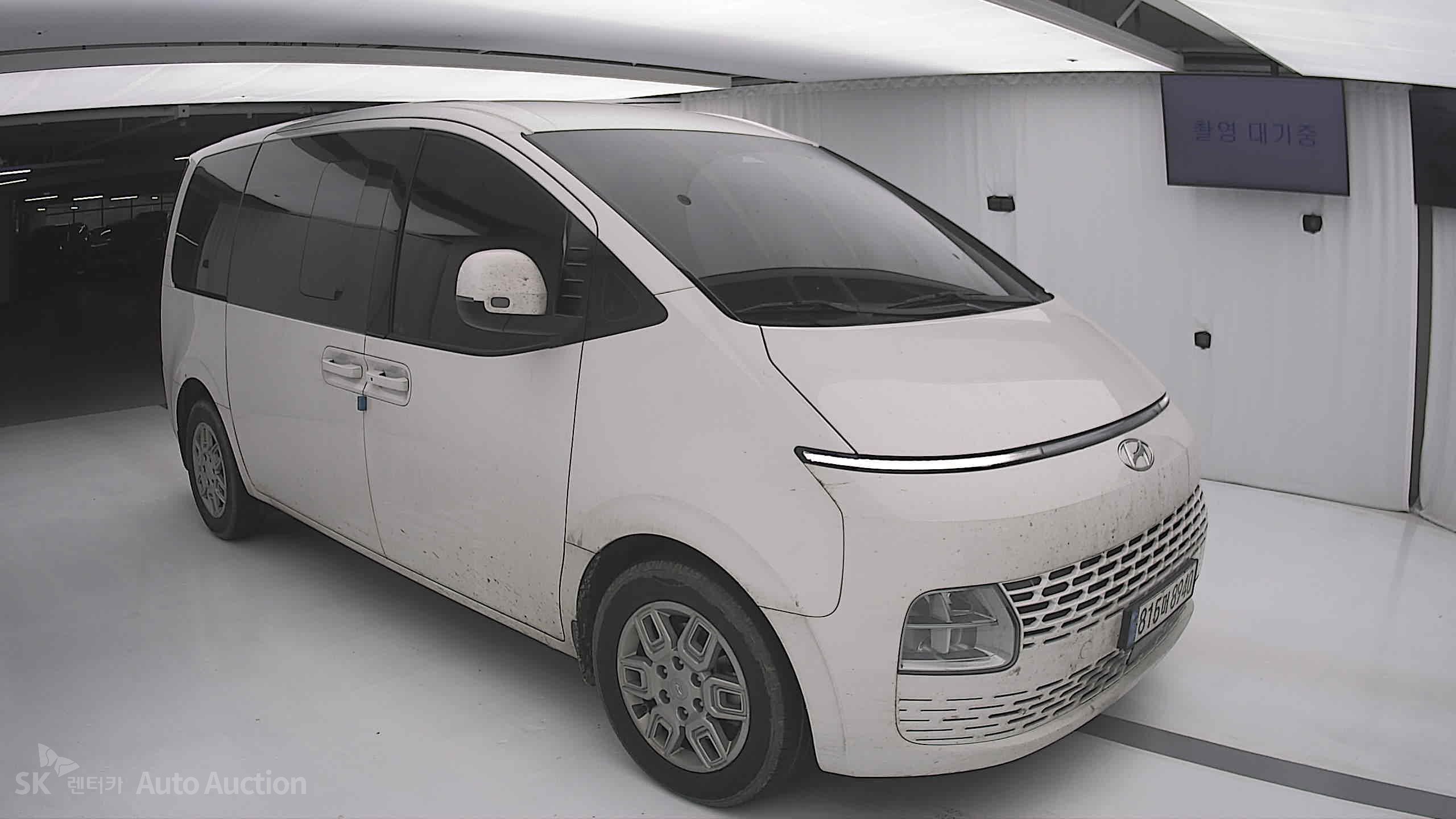 2023 - hyundai staria