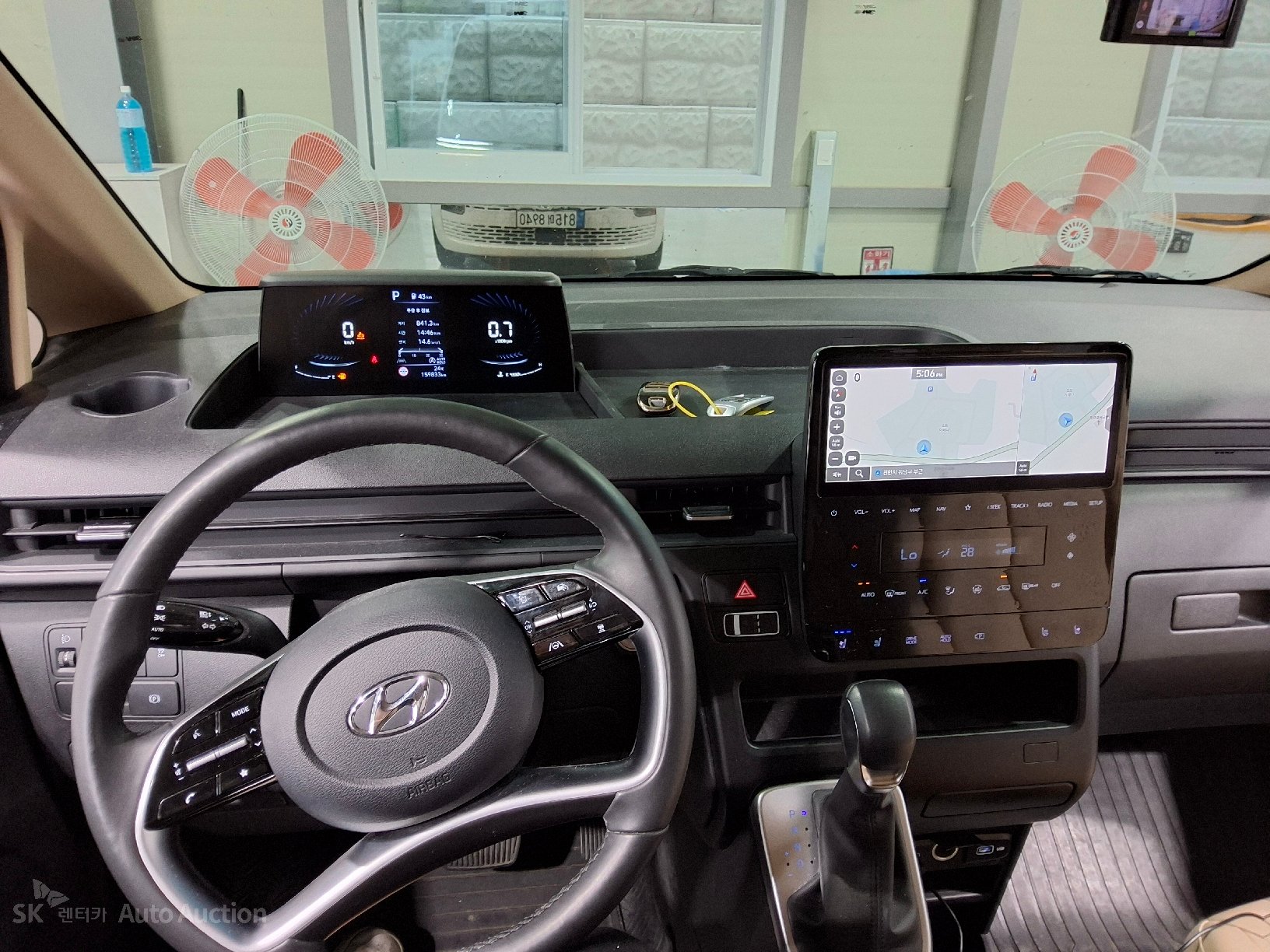 2023 - hyundai staria