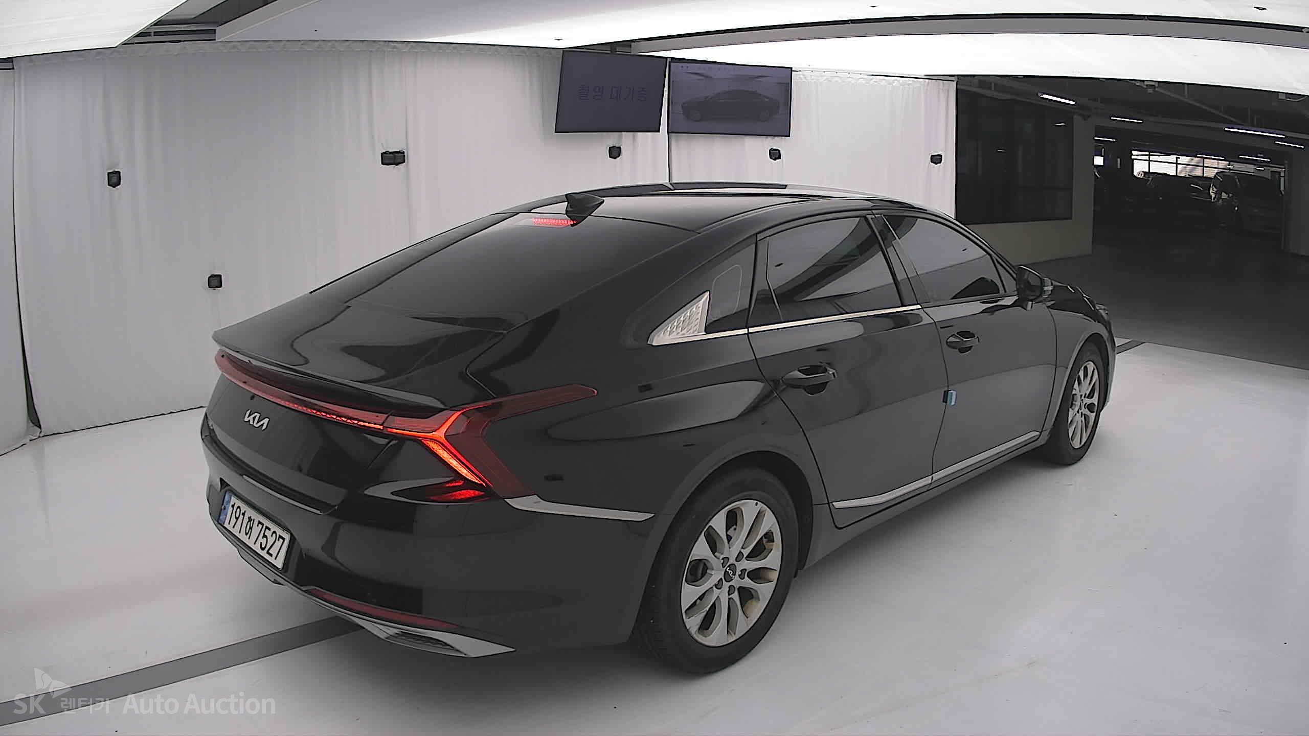 2023 - kia k8