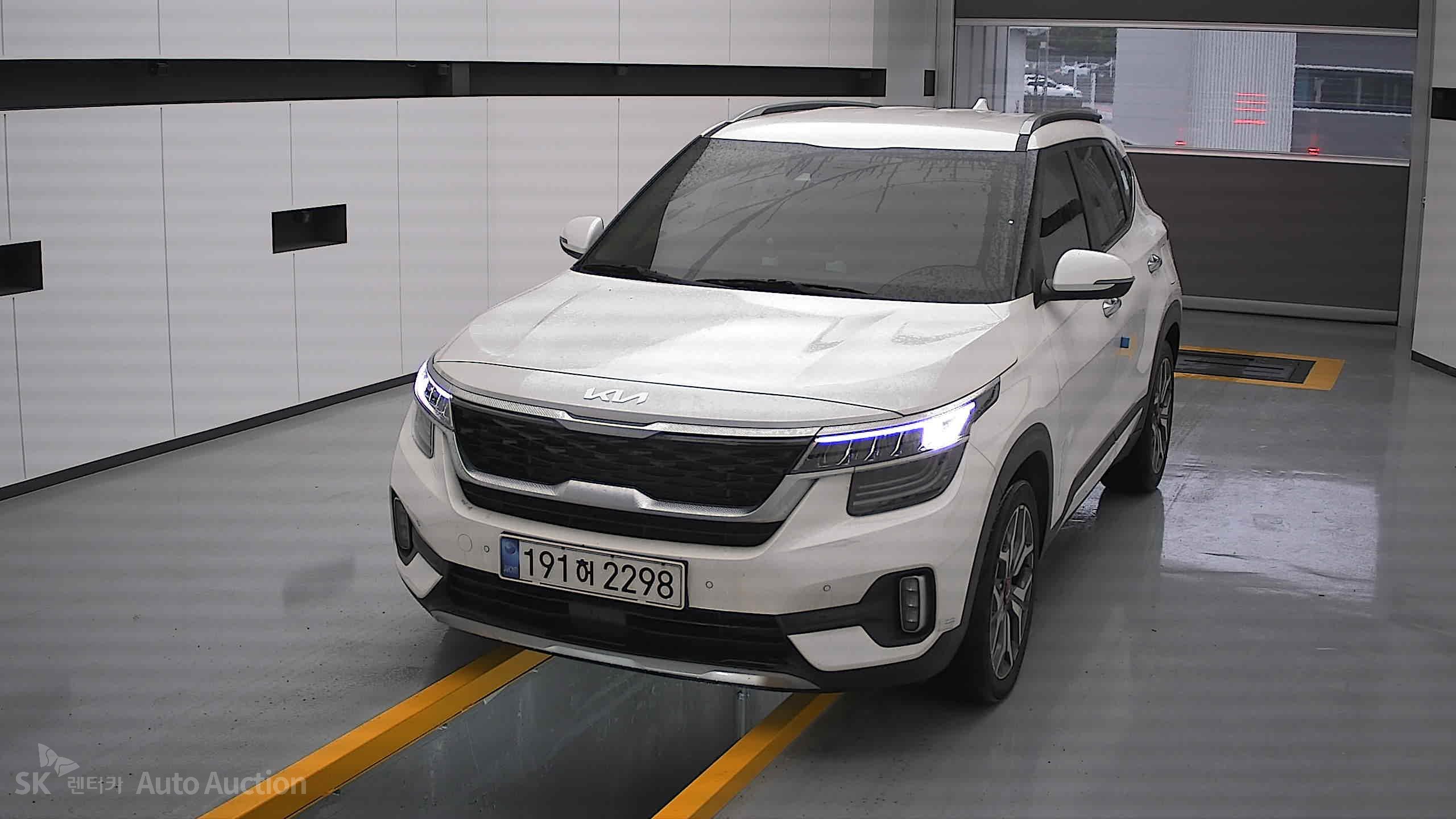 Kia Seltos 1.6 Gasoline 2WD Signature