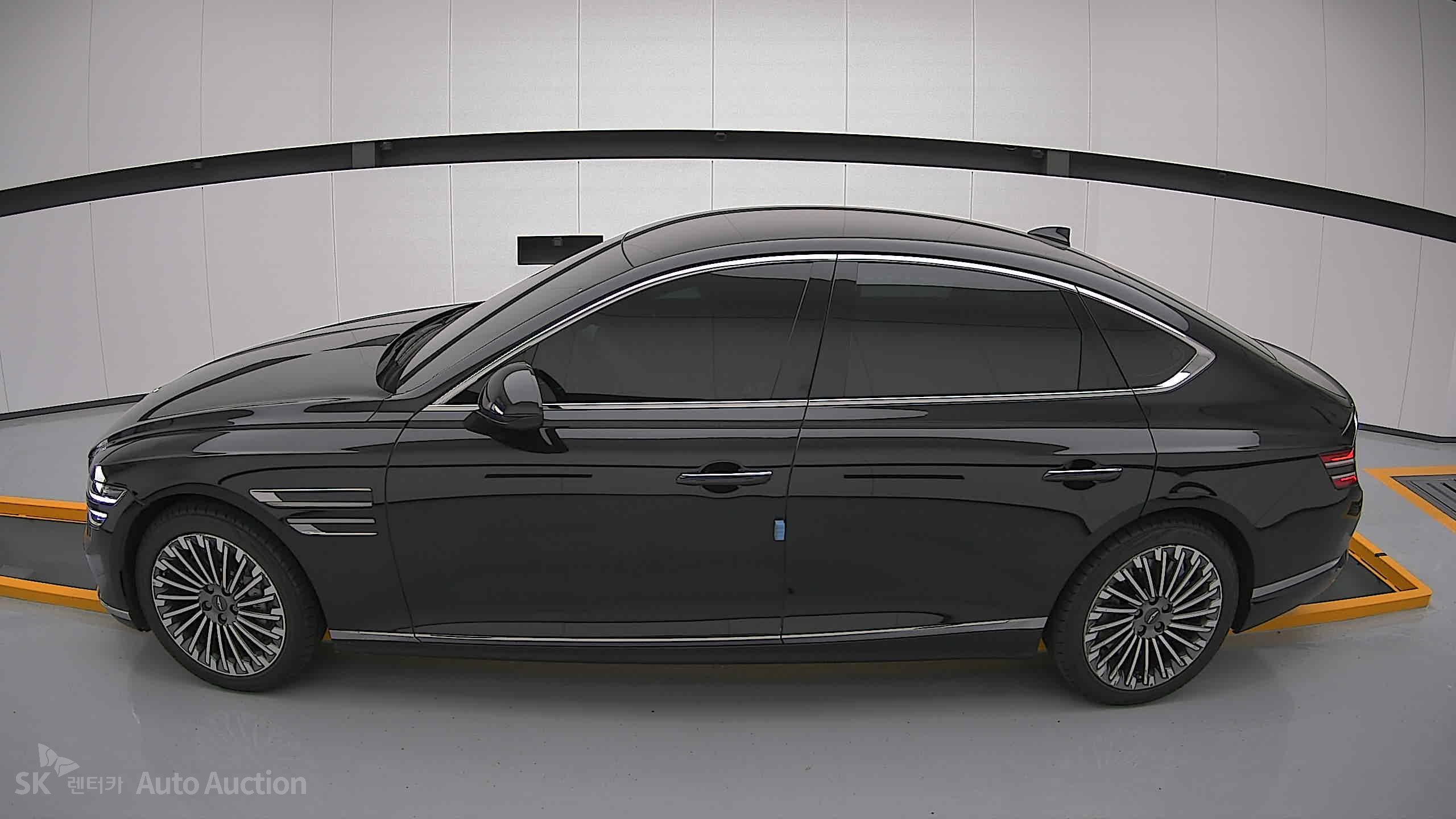 2022 - genesis eg80