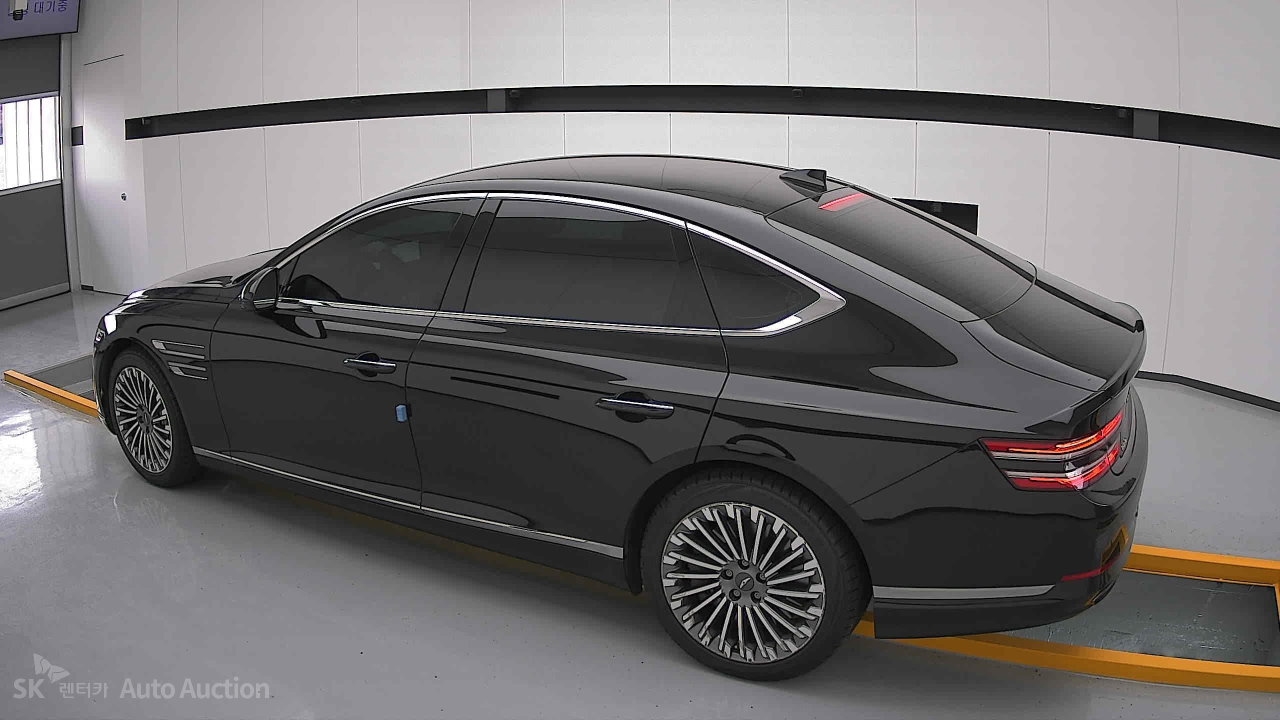 2022 - genesis eg80