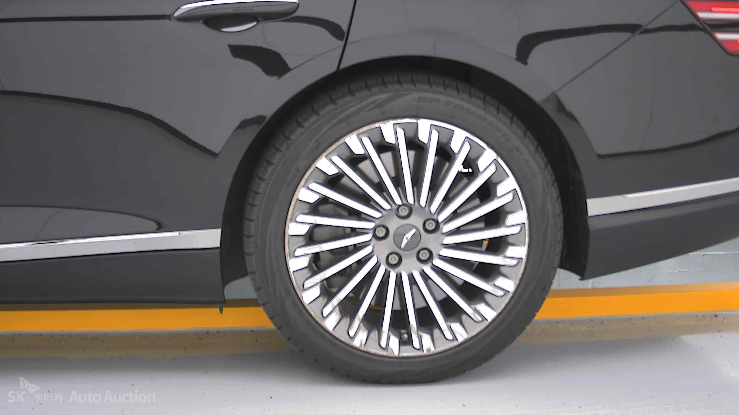 2022 - genesis eg80