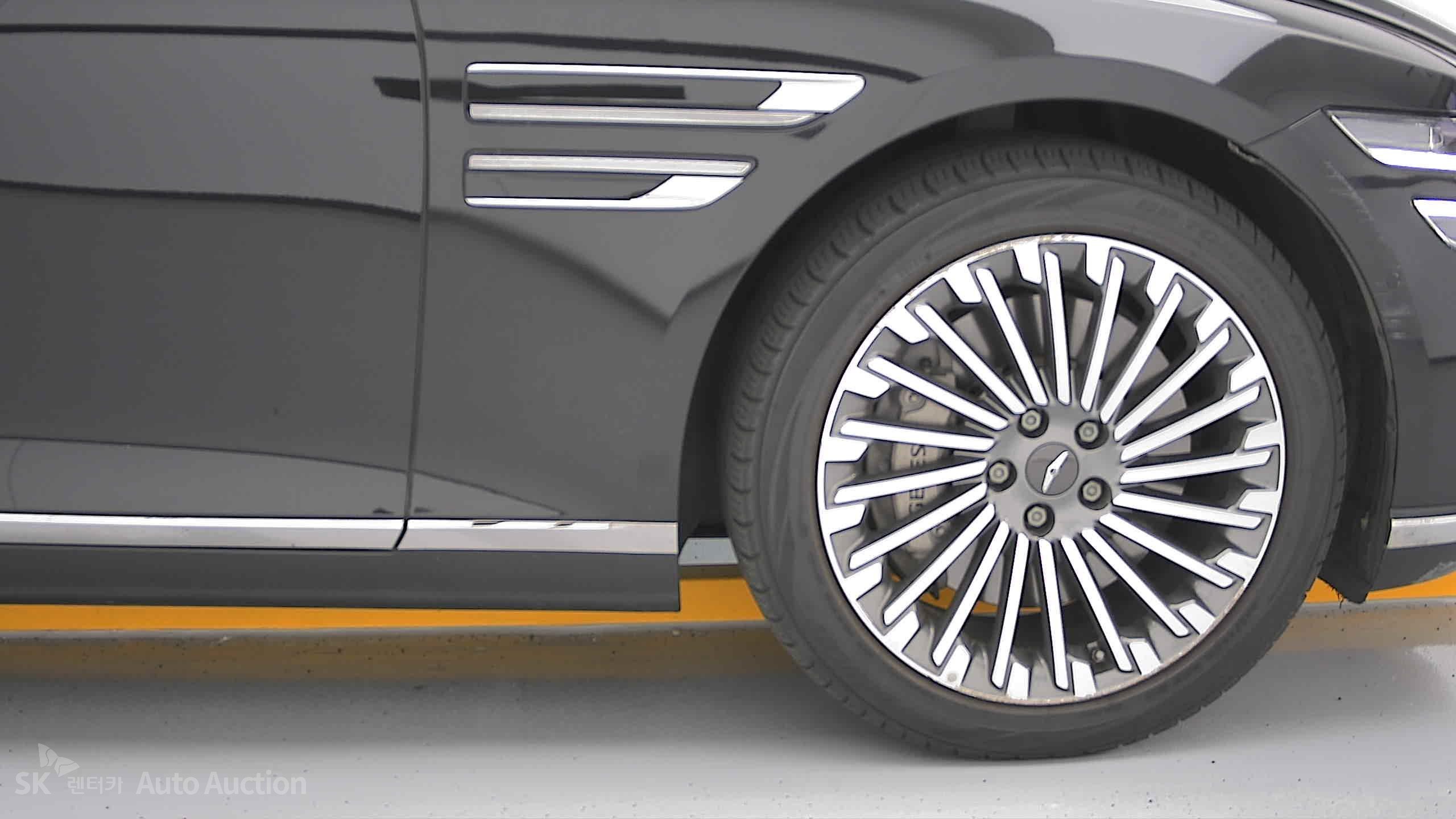 2022 - genesis eg80