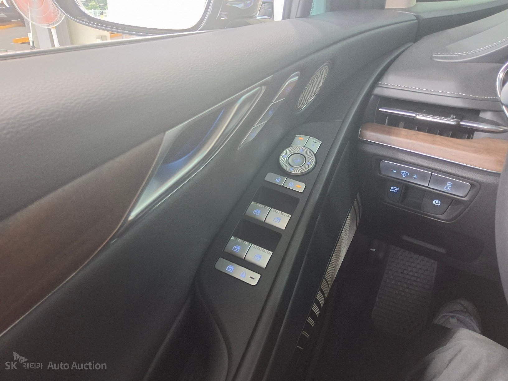 2022 - genesis eg80