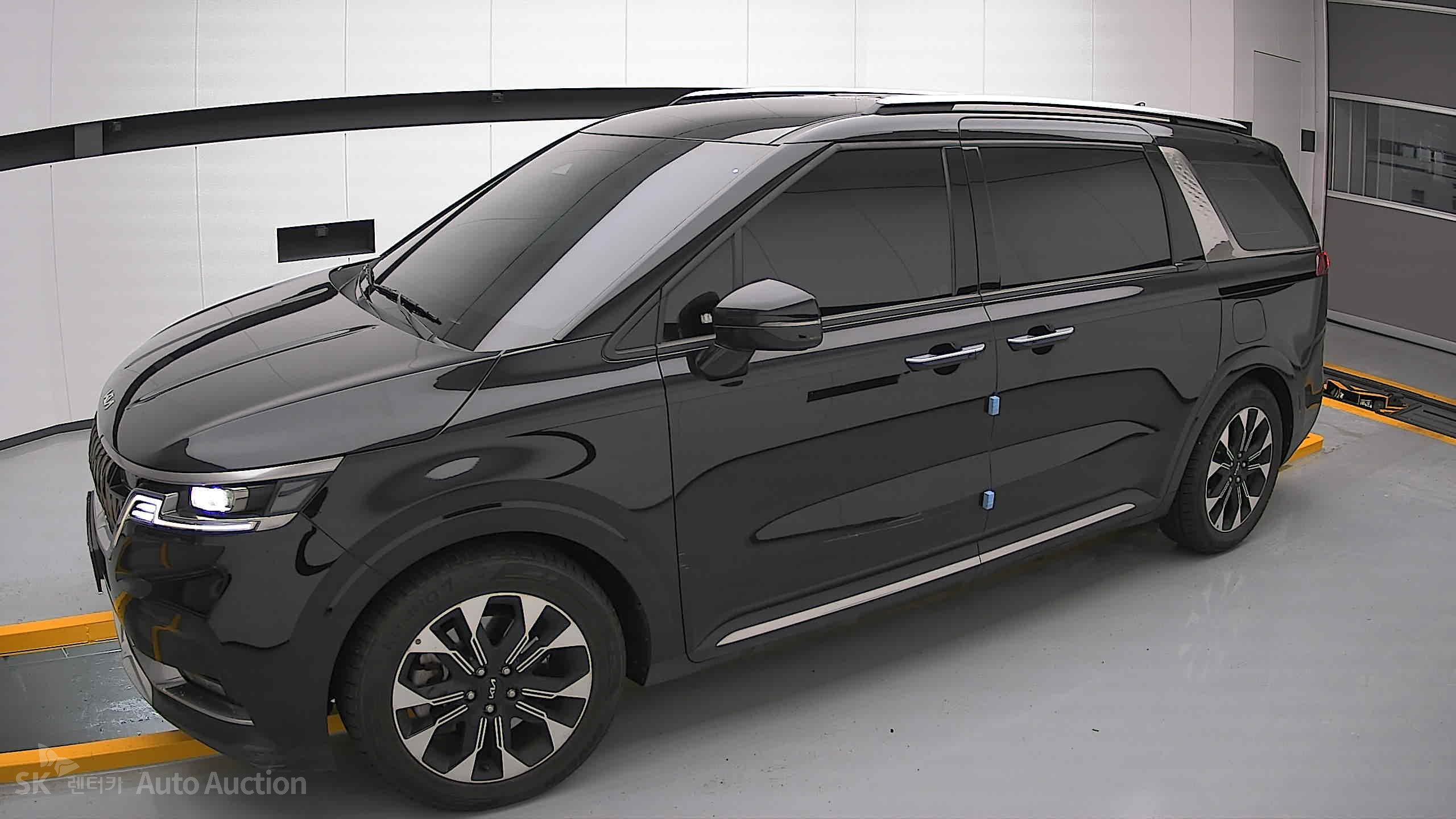 2023 - kia carnival