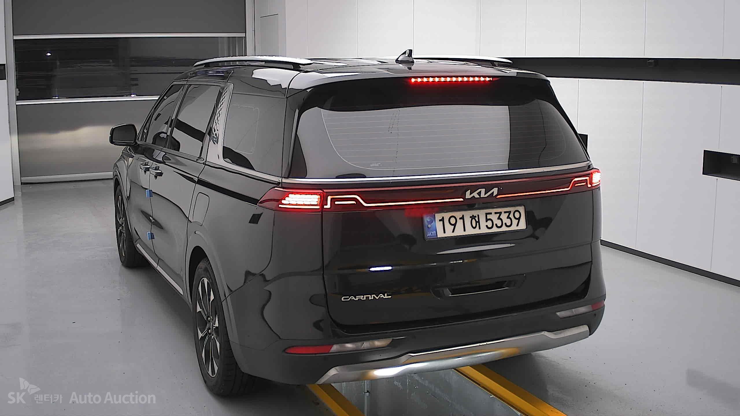 2023 - kia carnival