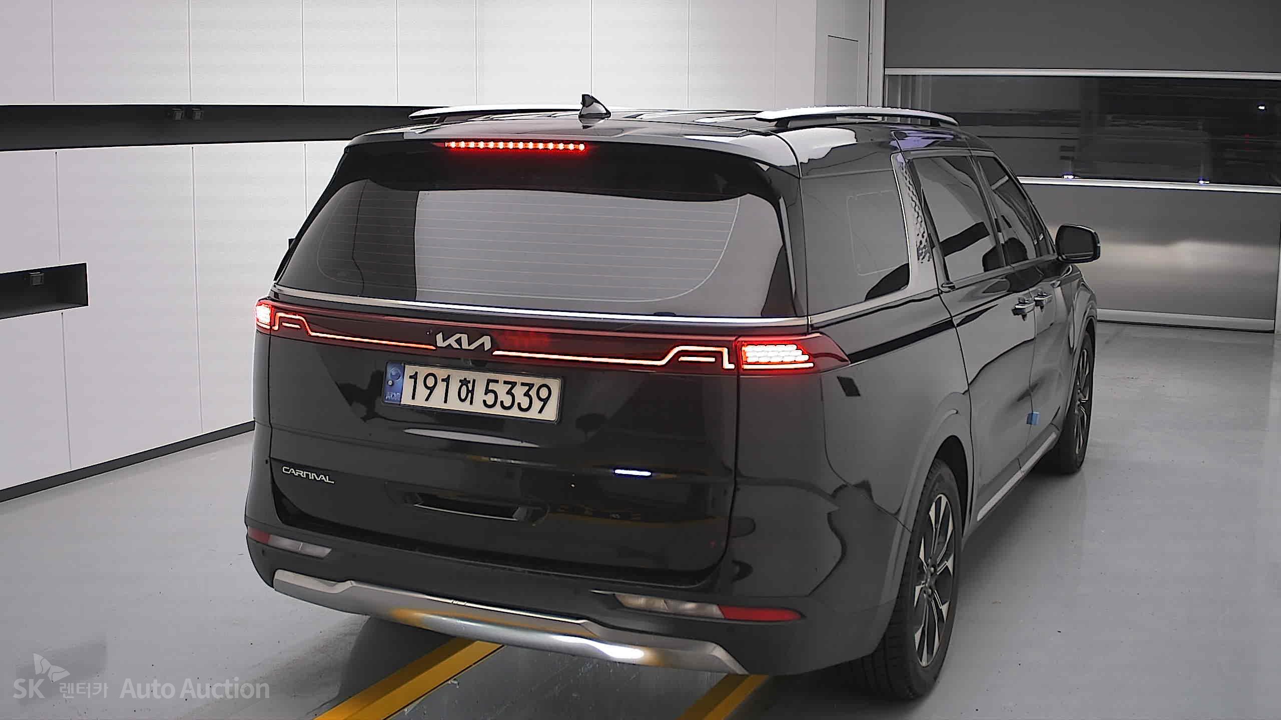 2023 - kia carnival