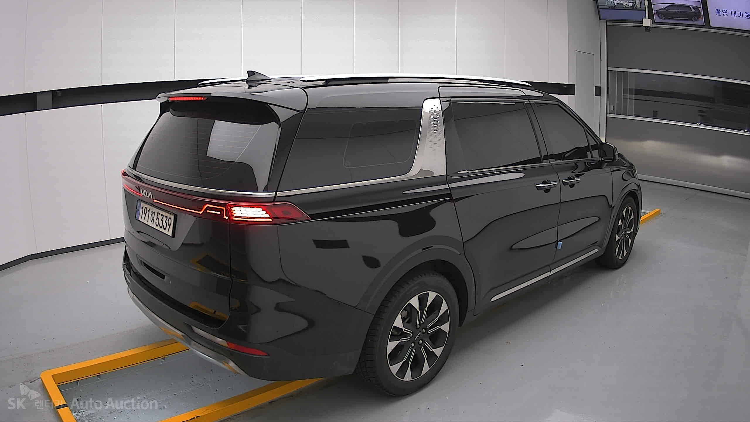 2023 - kia carnival
