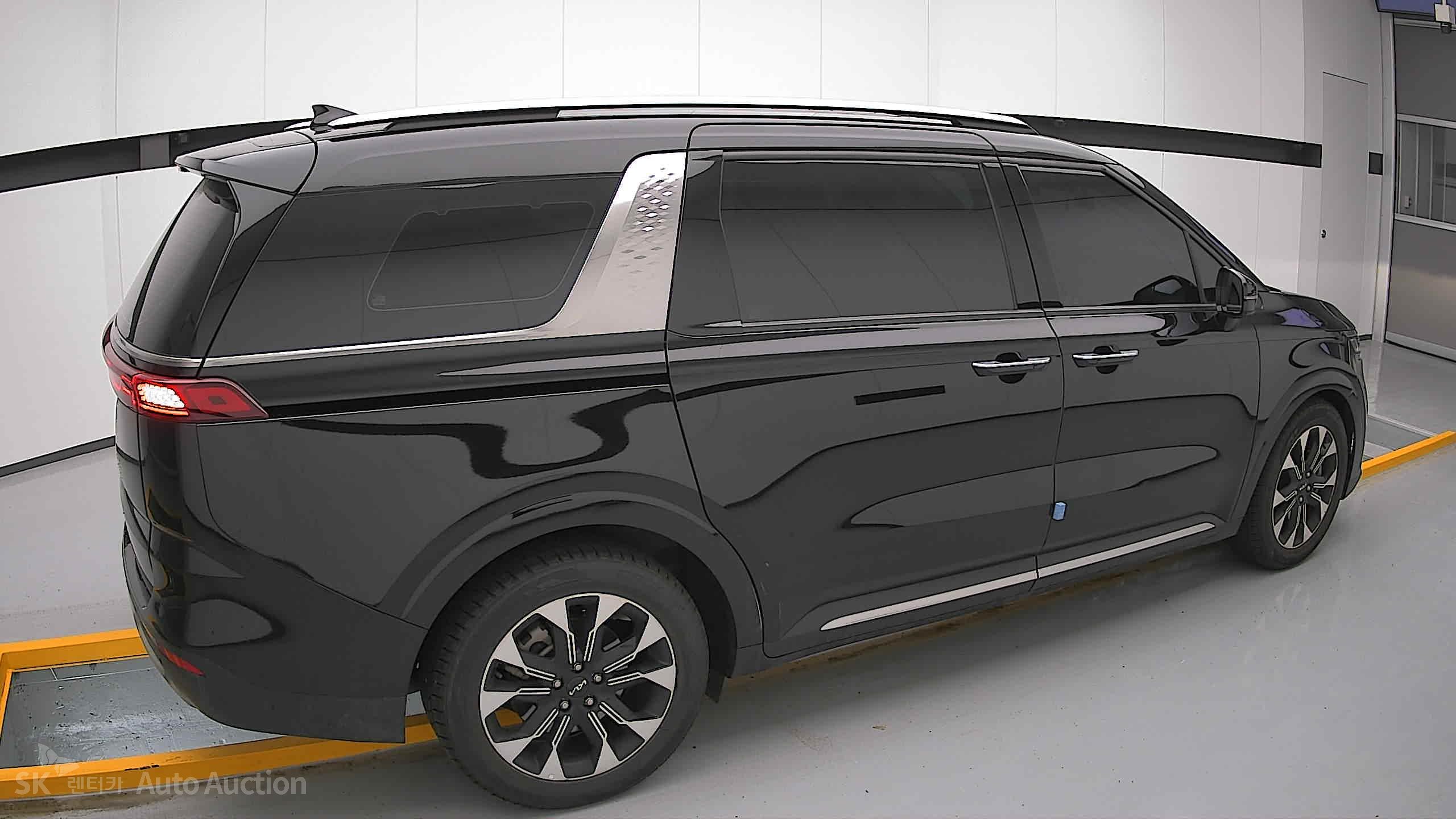 2023 - kia carnival