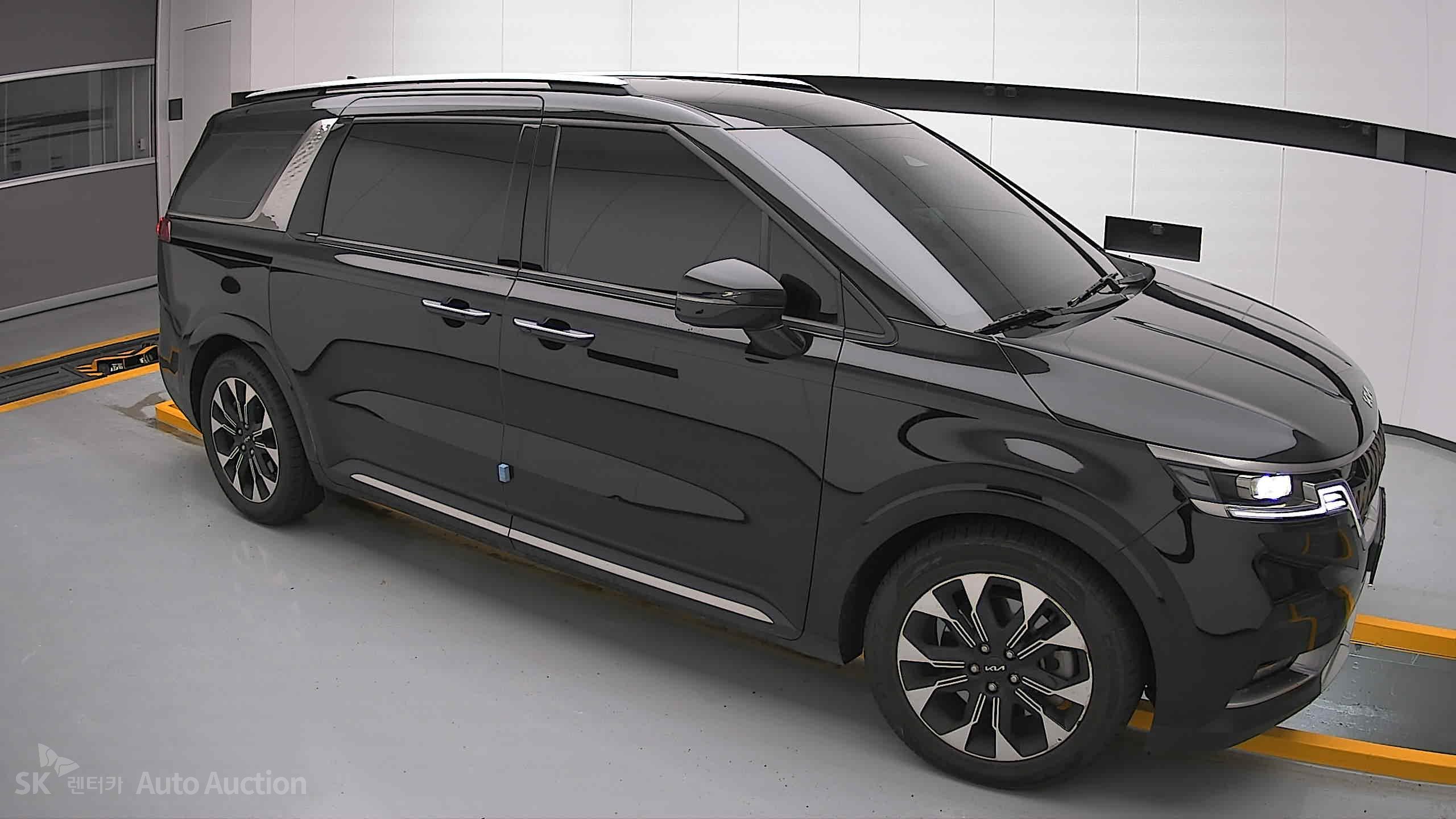 2023 - kia carnival