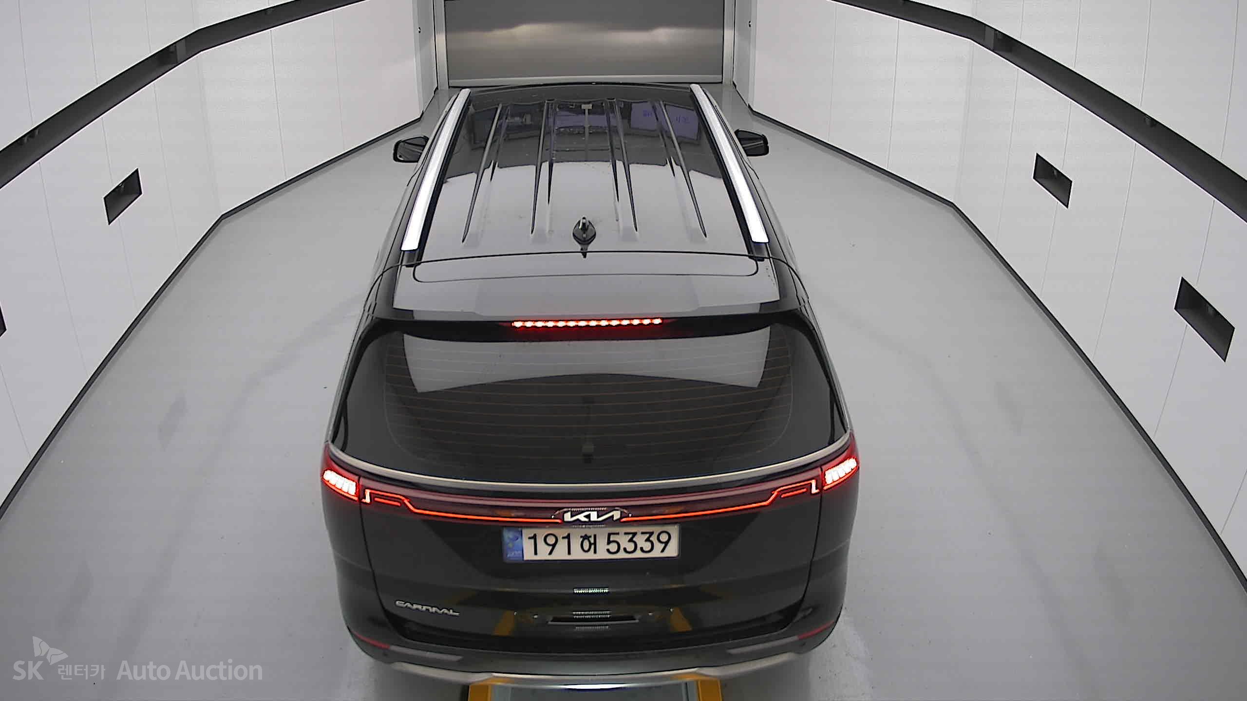 2023 - kia carnival