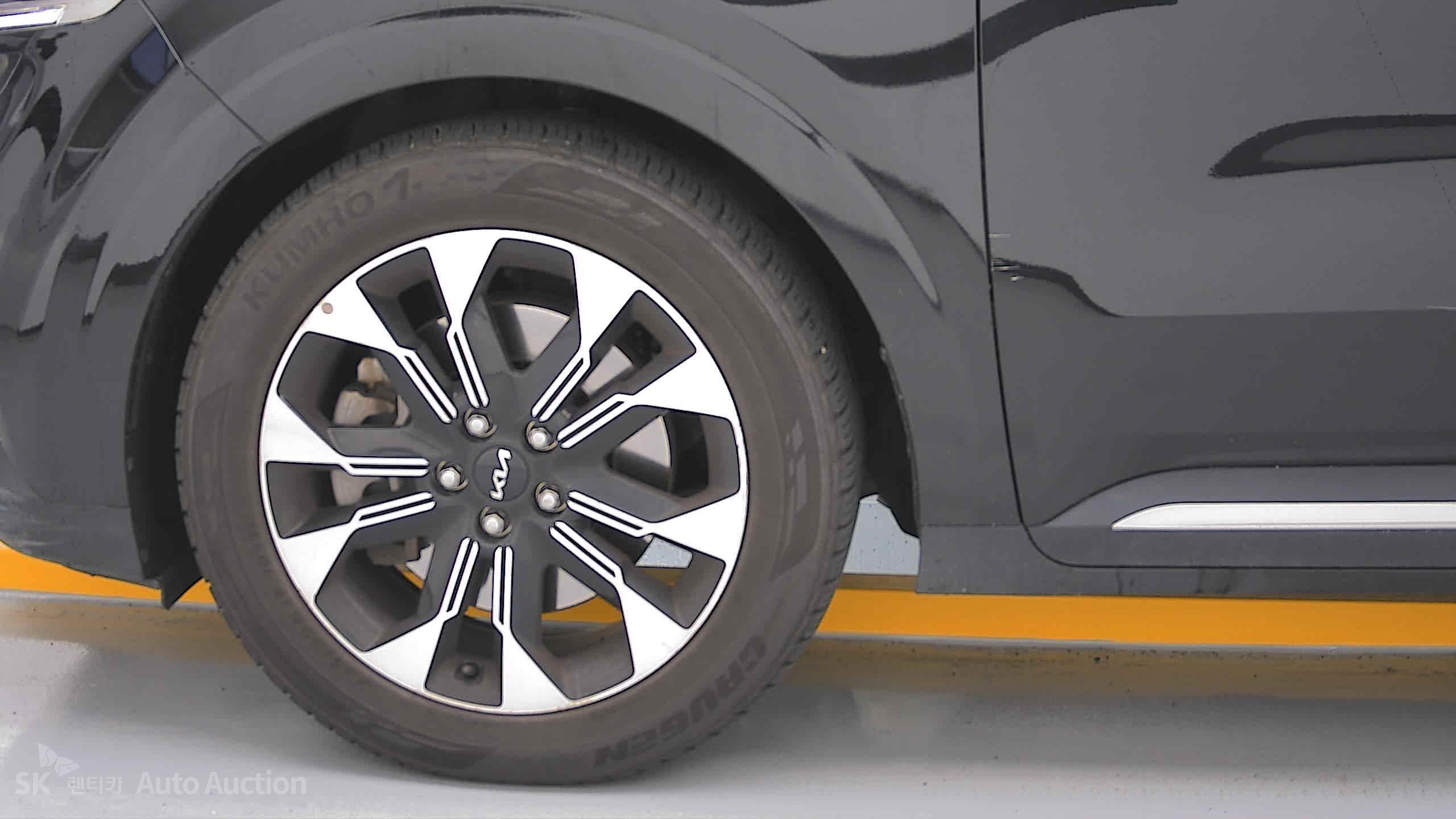 2023 - kia carnival