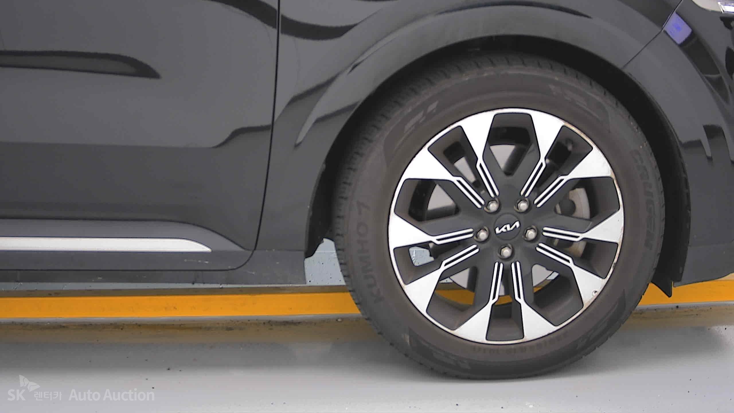 2023 - kia carnival