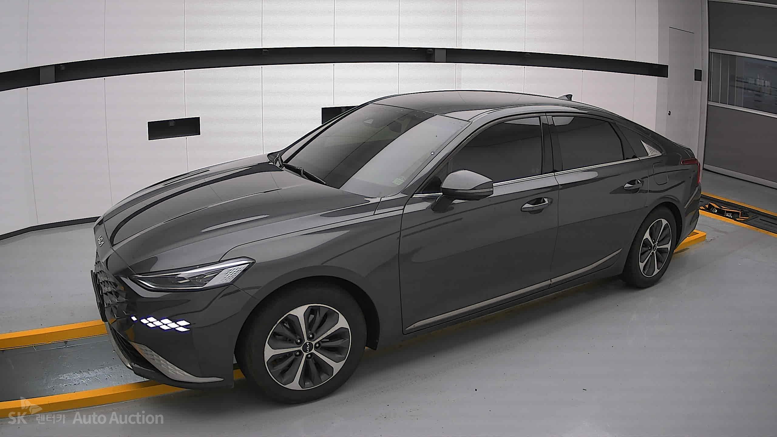 2023 - kia k8