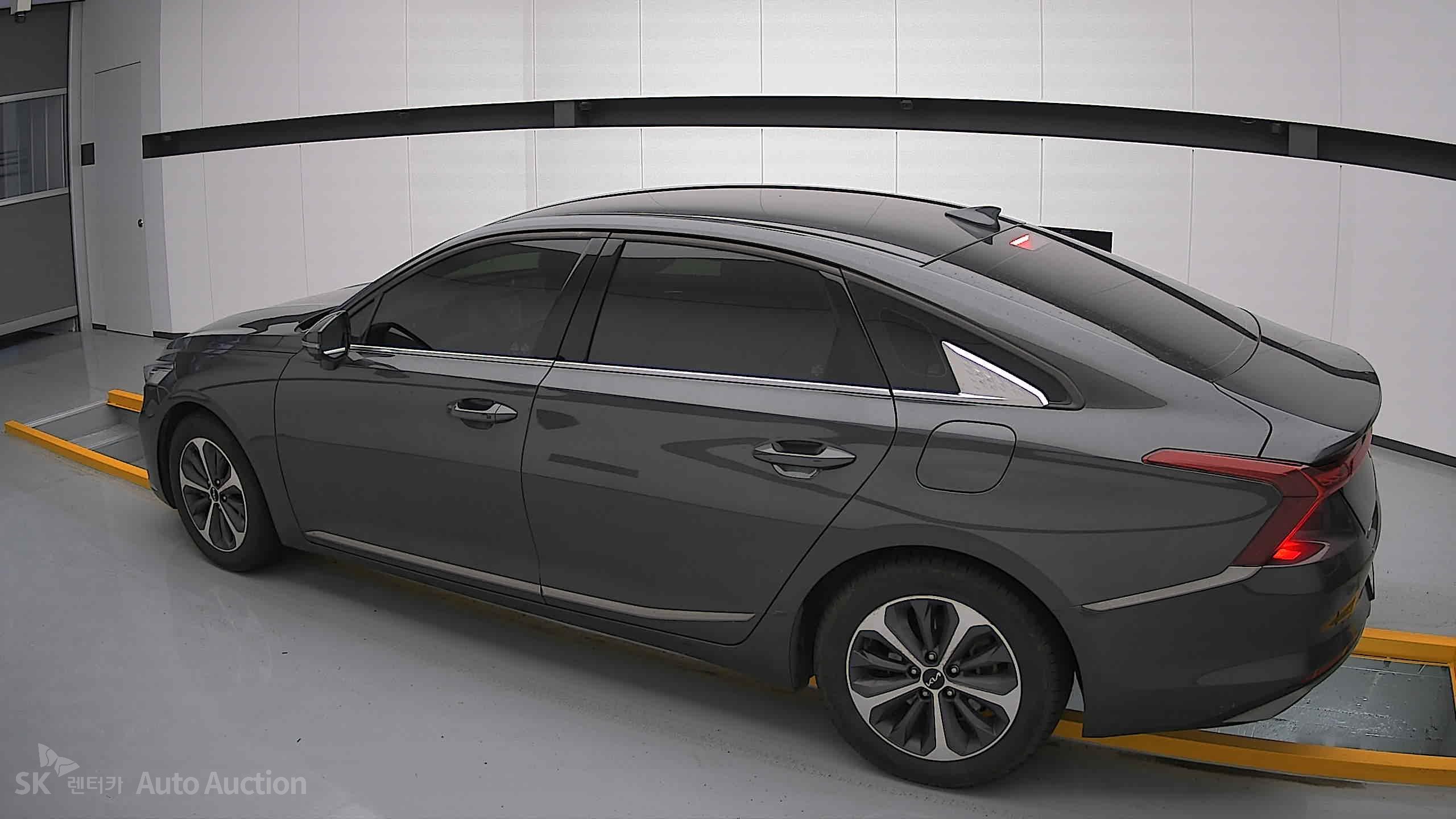 2023 - kia k8
