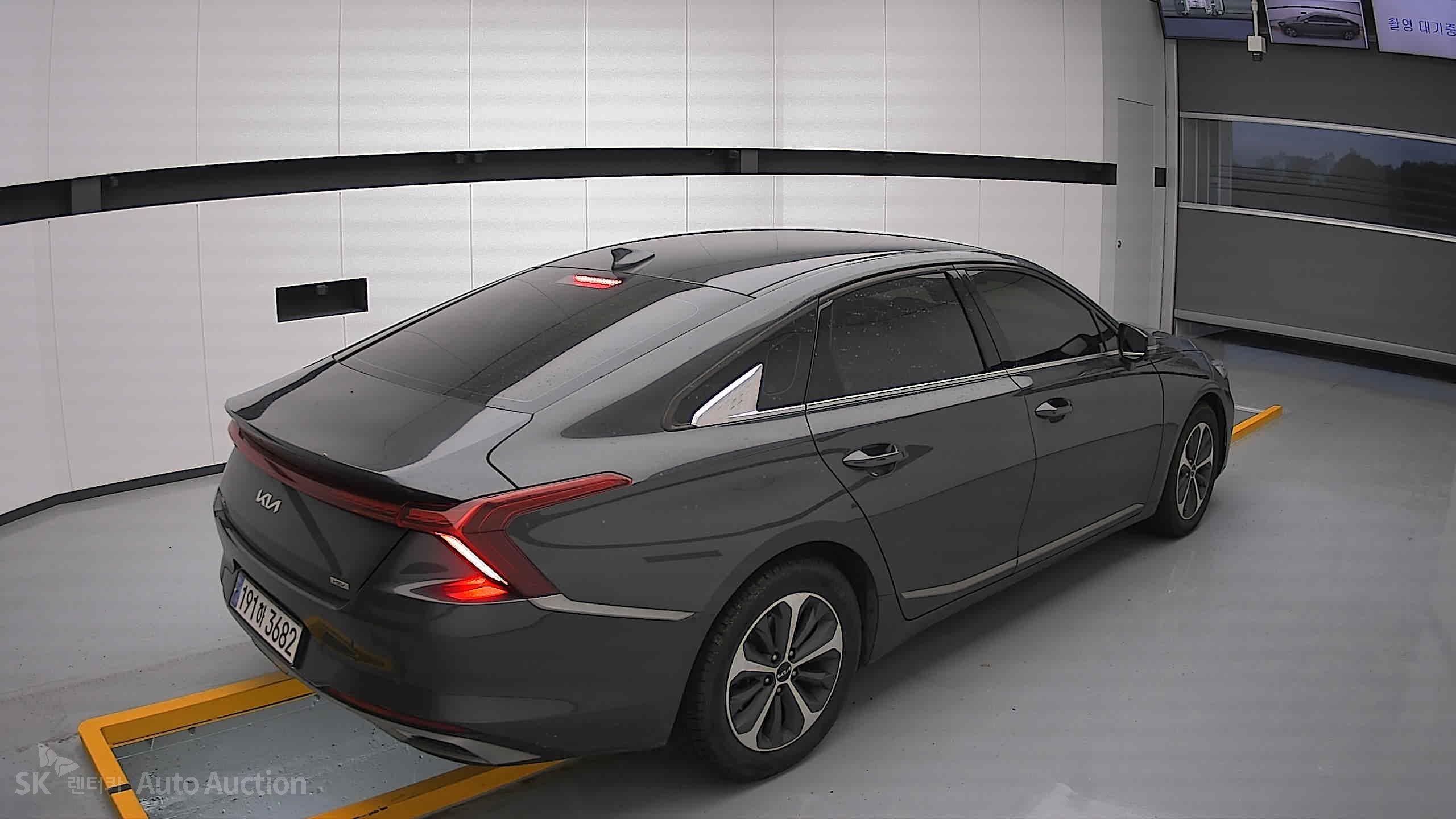 2023 - kia k8
