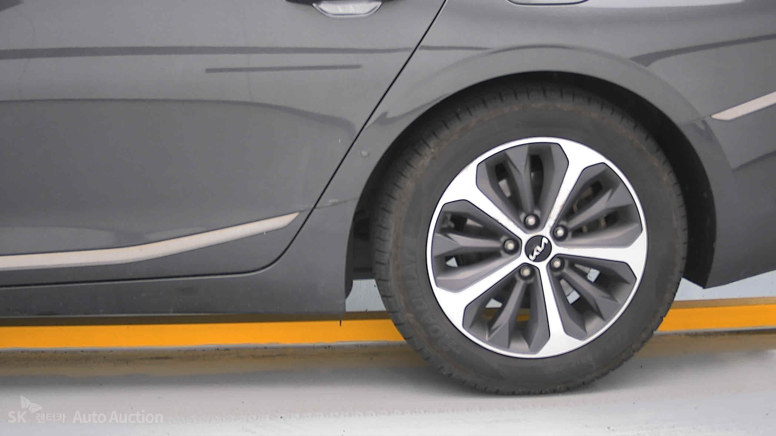 2023 - kia k8