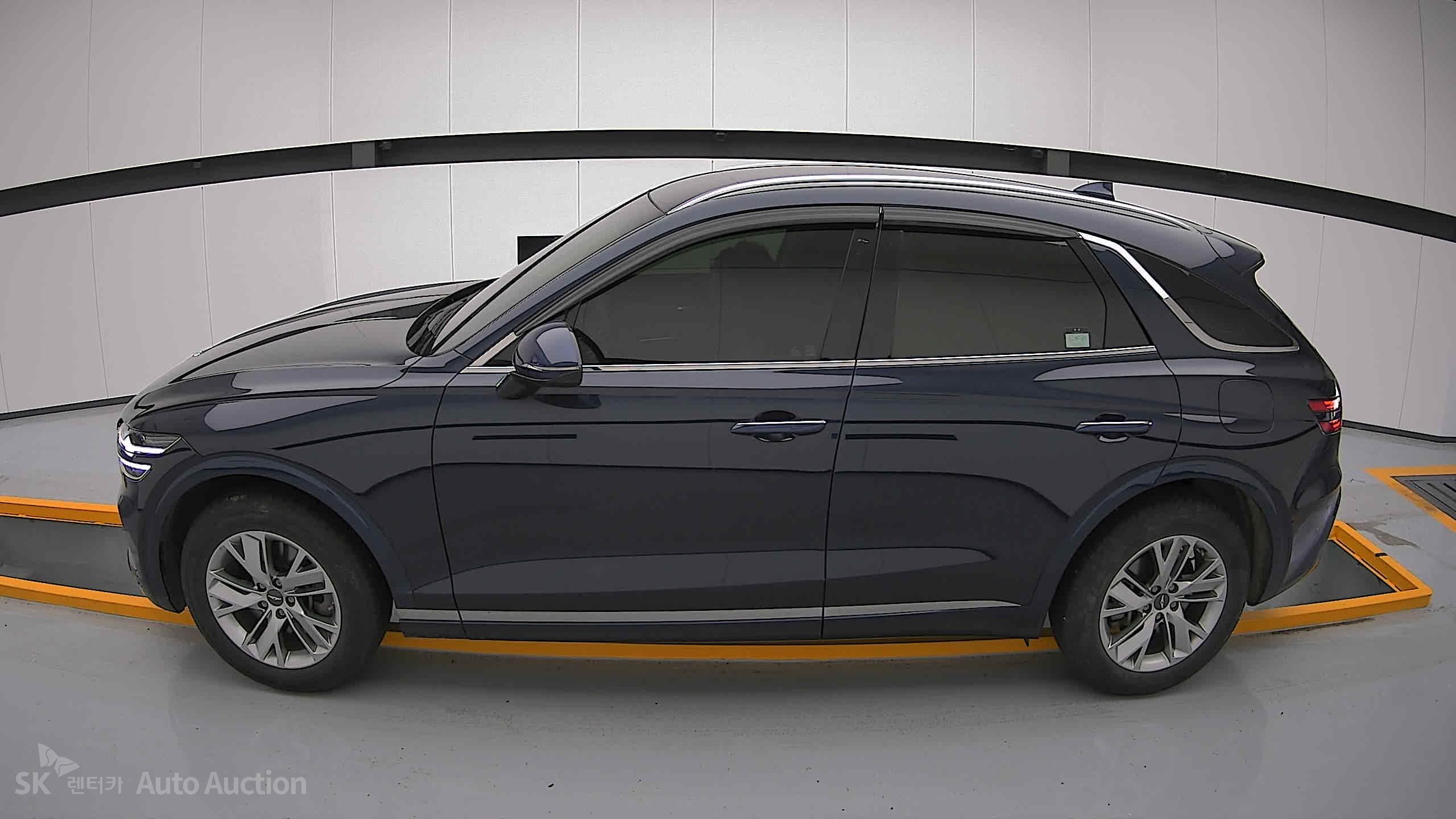 2021 - genesis gv70