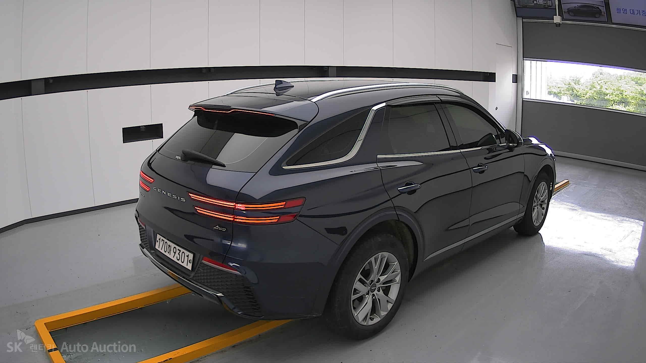 2021 - genesis gv70