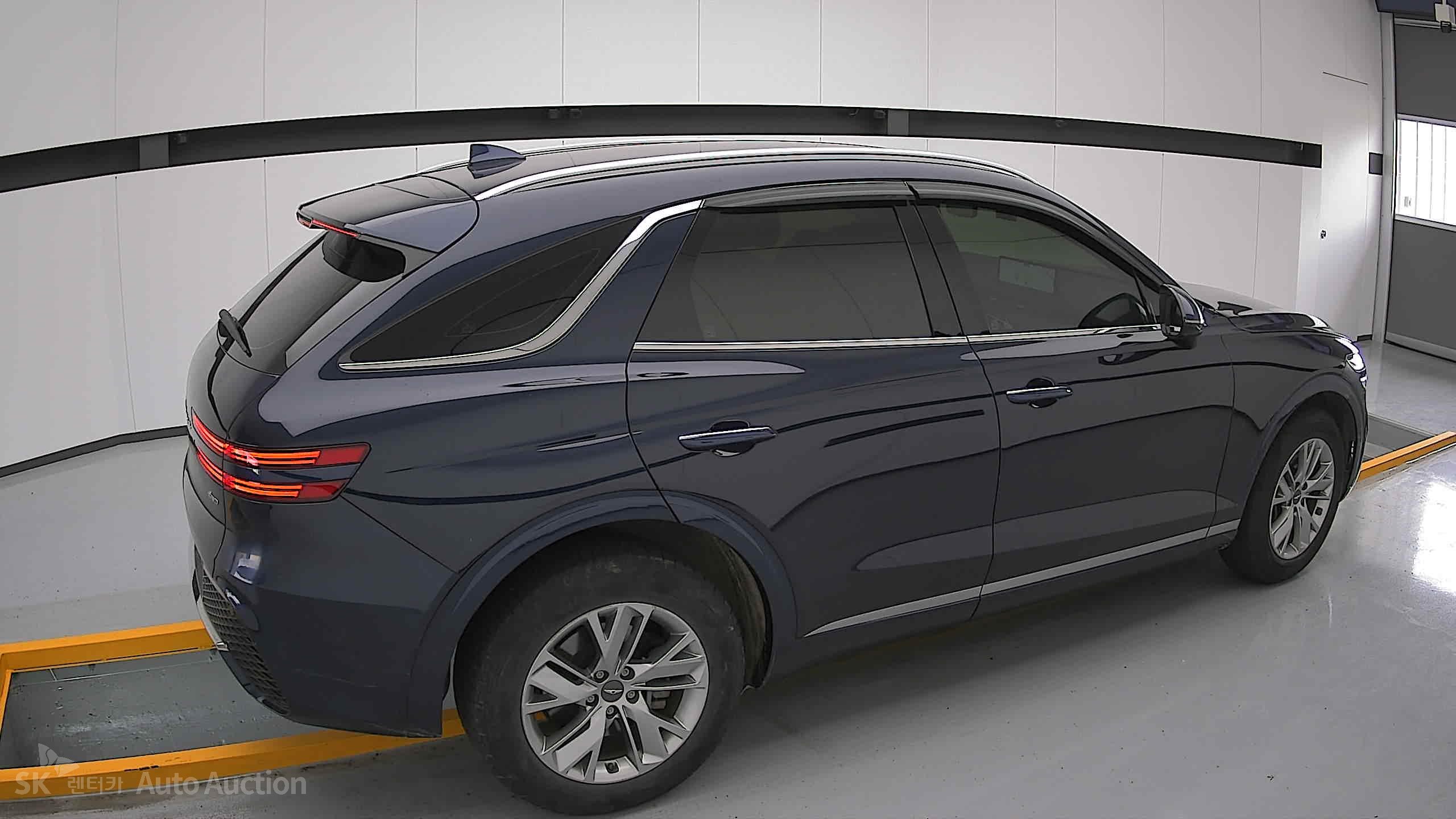 2021 - genesis gv70