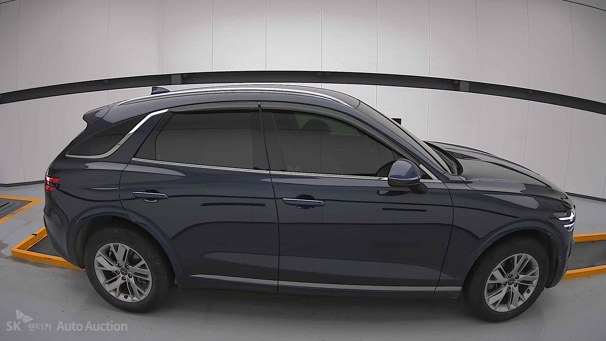 2021 - genesis gv70