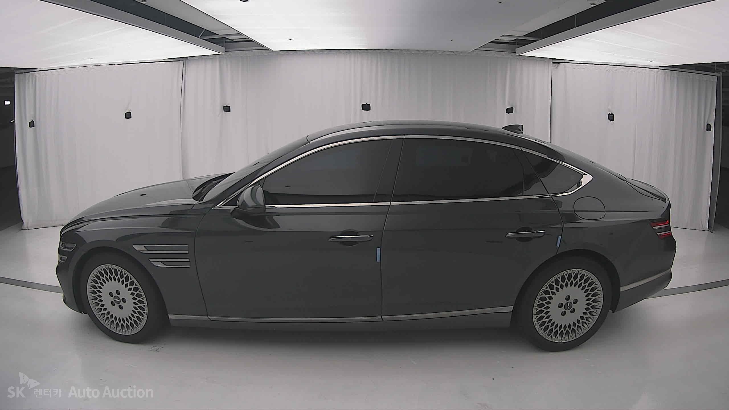 2021 - genesis g80