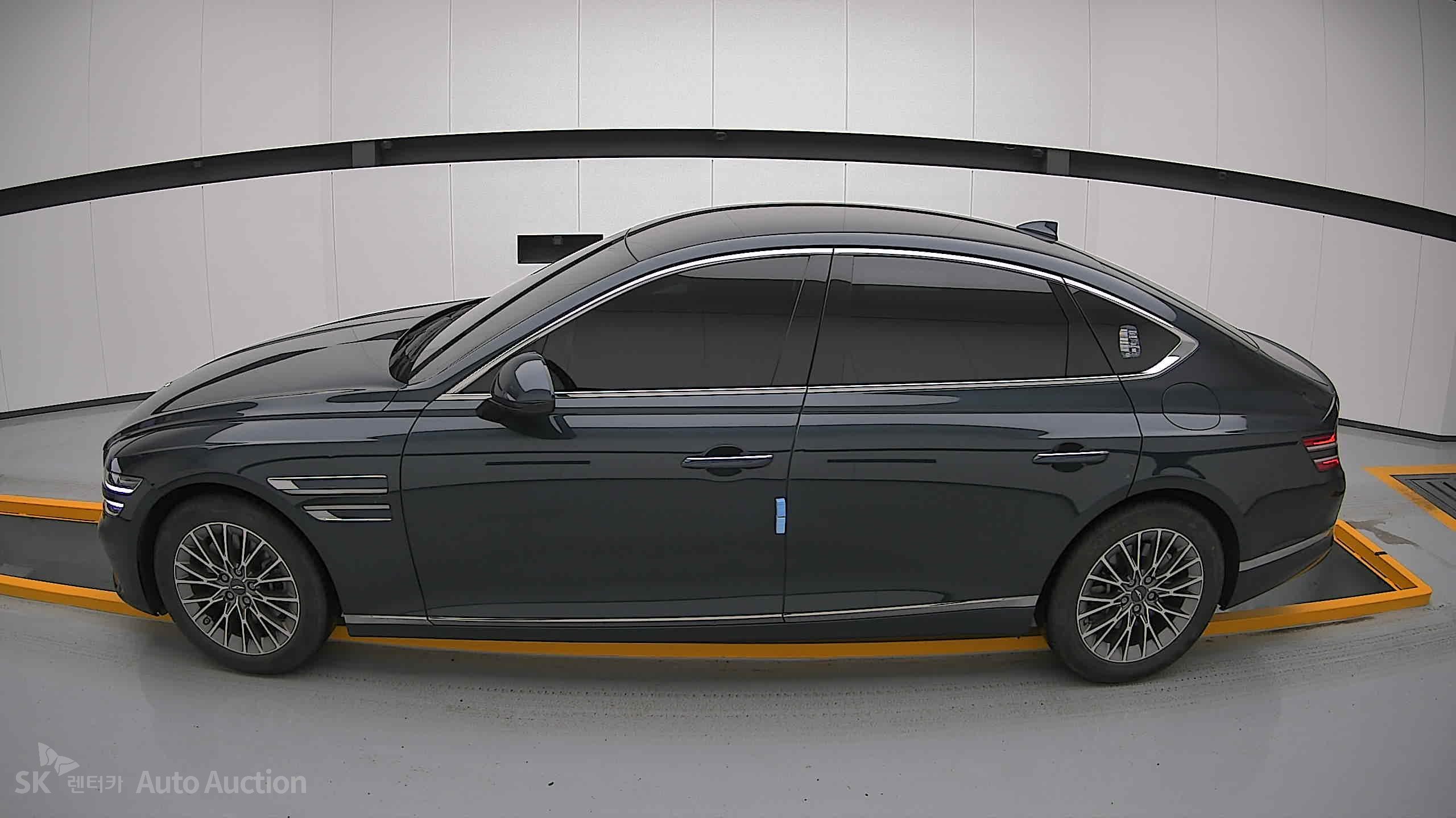 2021 - genesis g80