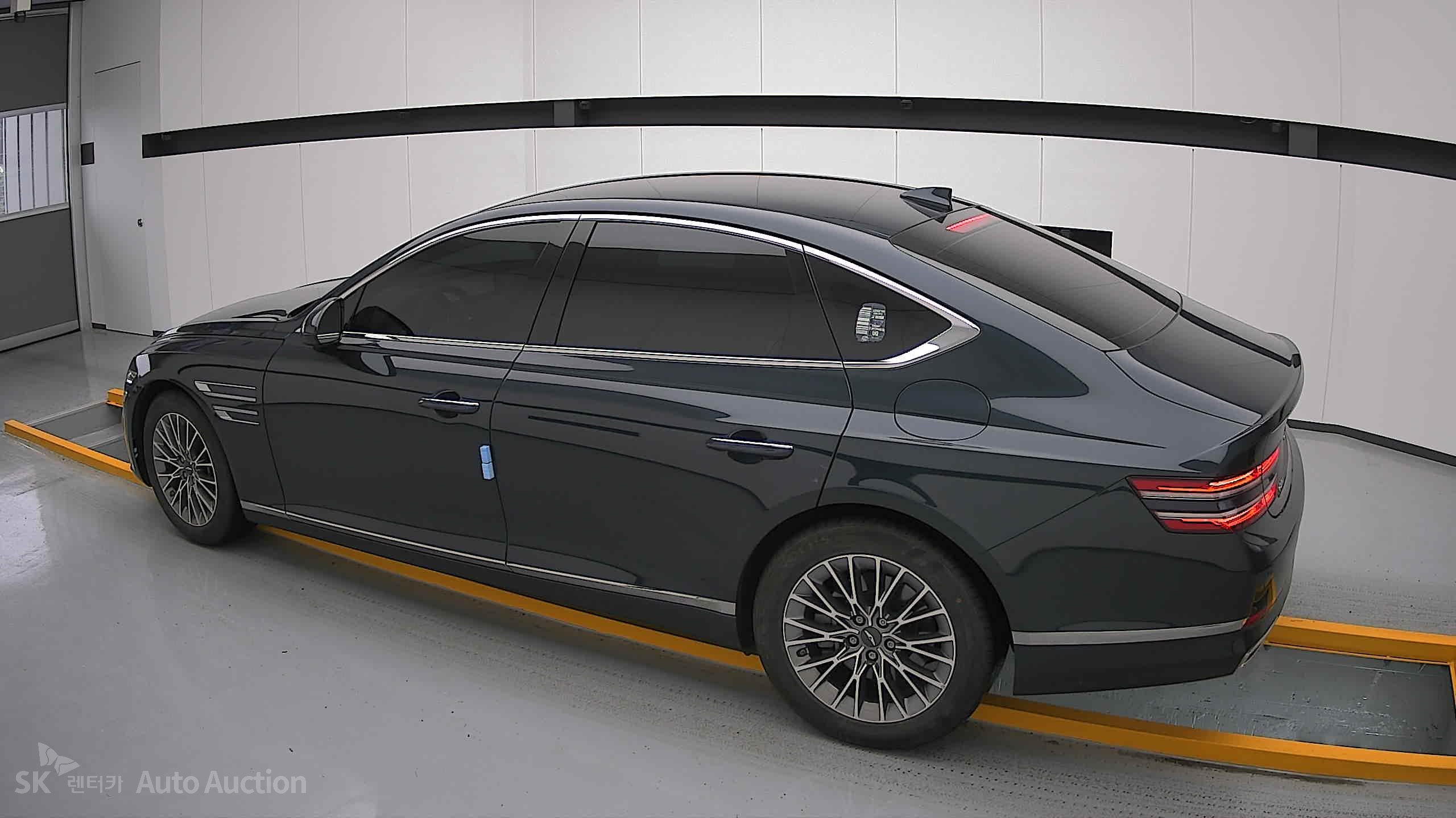 2021 - genesis g80