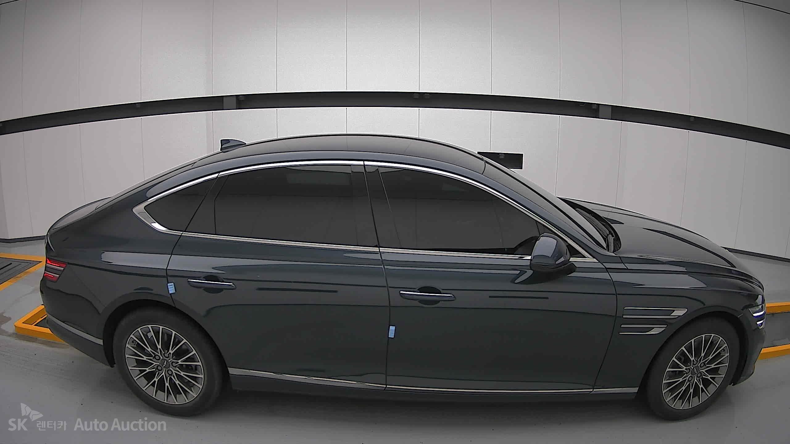 2021 - genesis g80