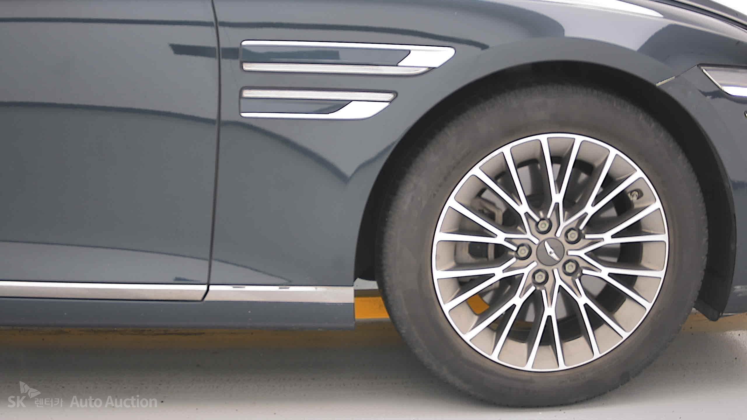 2021 - genesis g80
