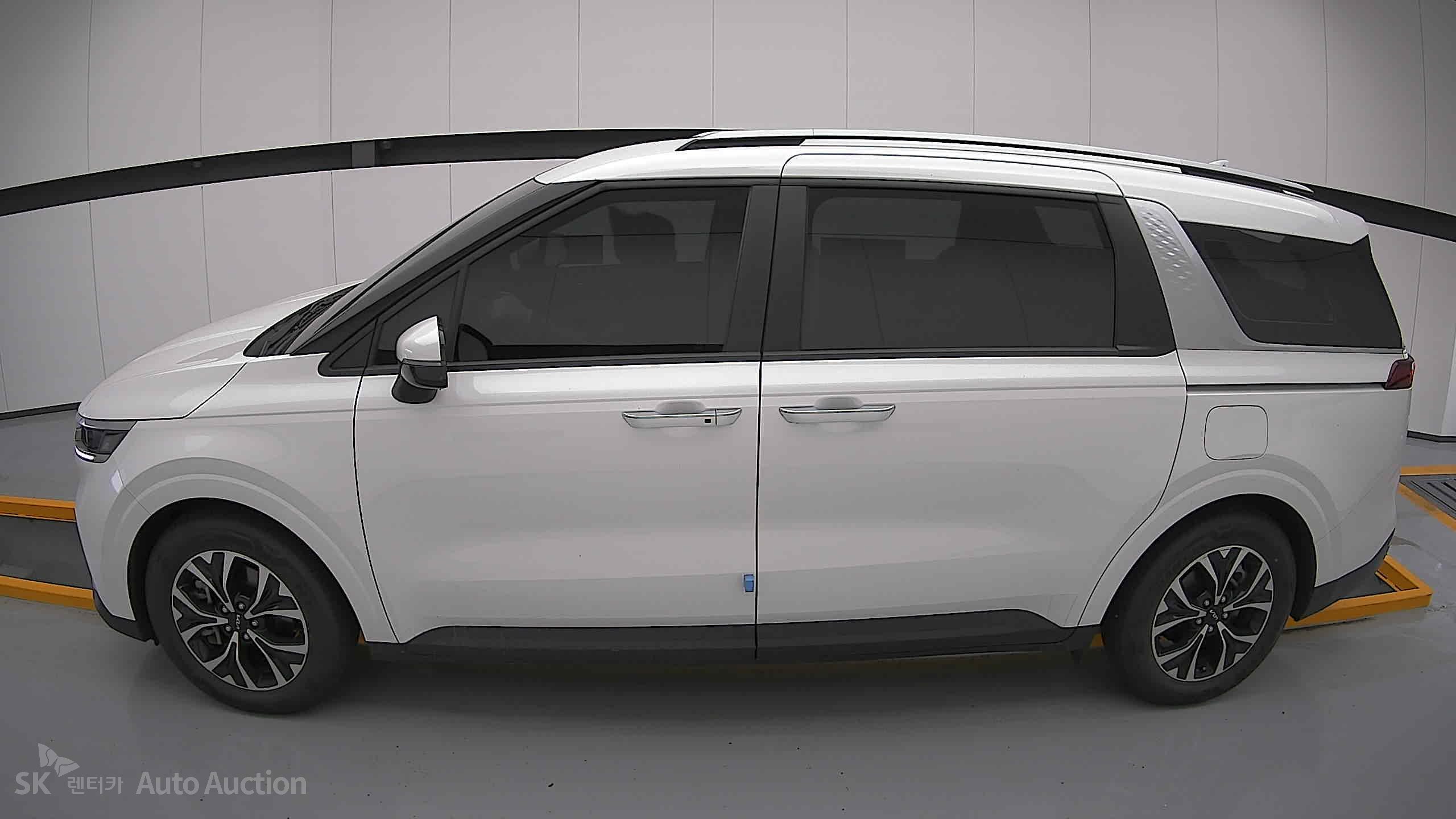 2023 - kia carnival