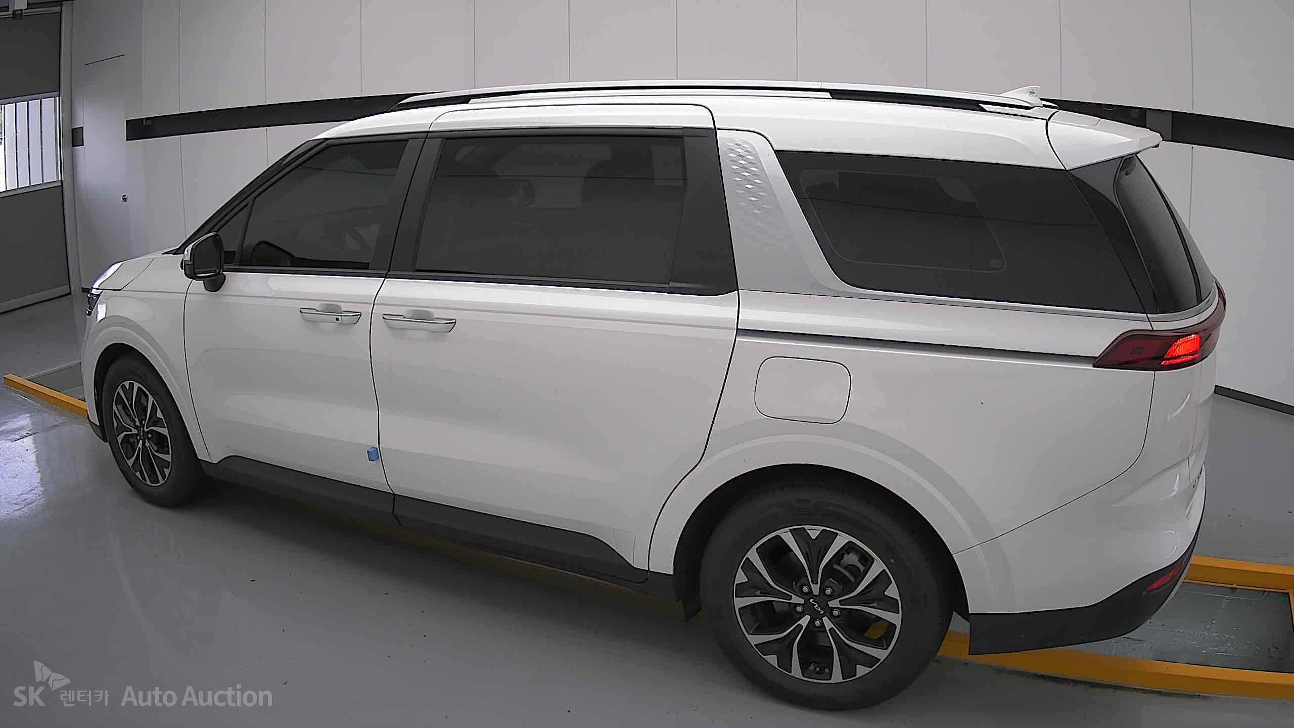 2023 - kia carnival