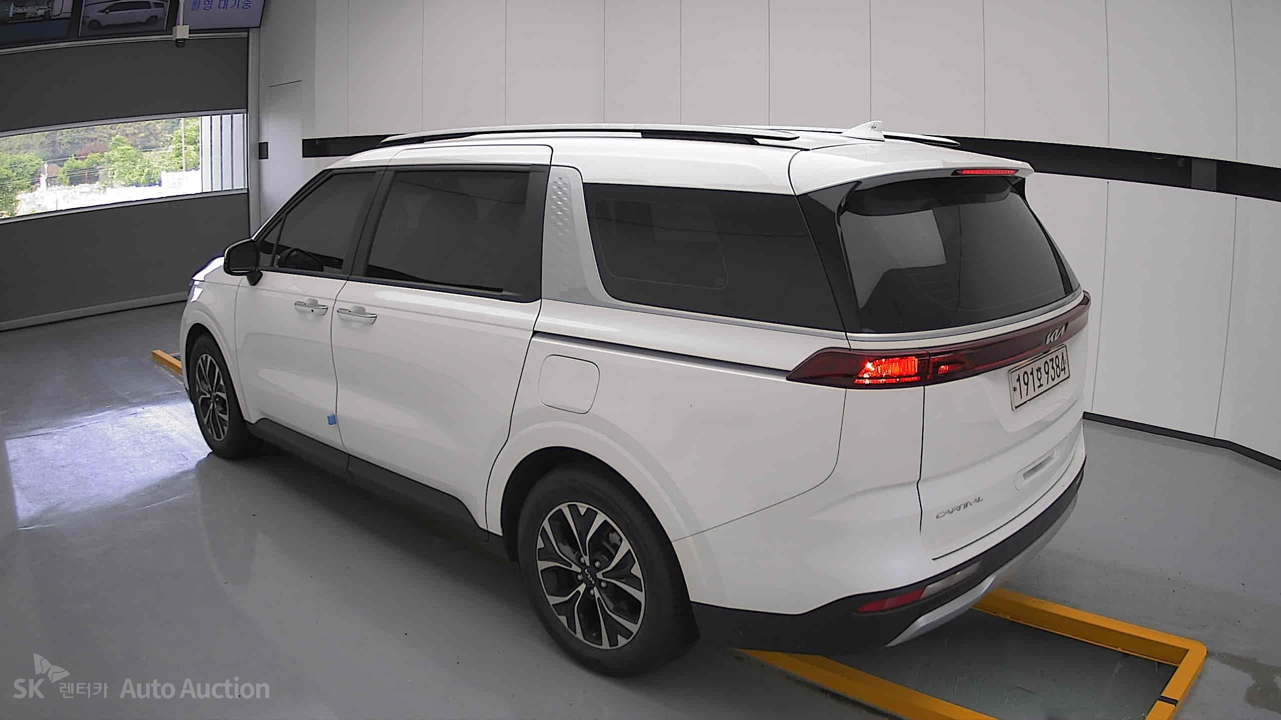 2023 - kia carnival