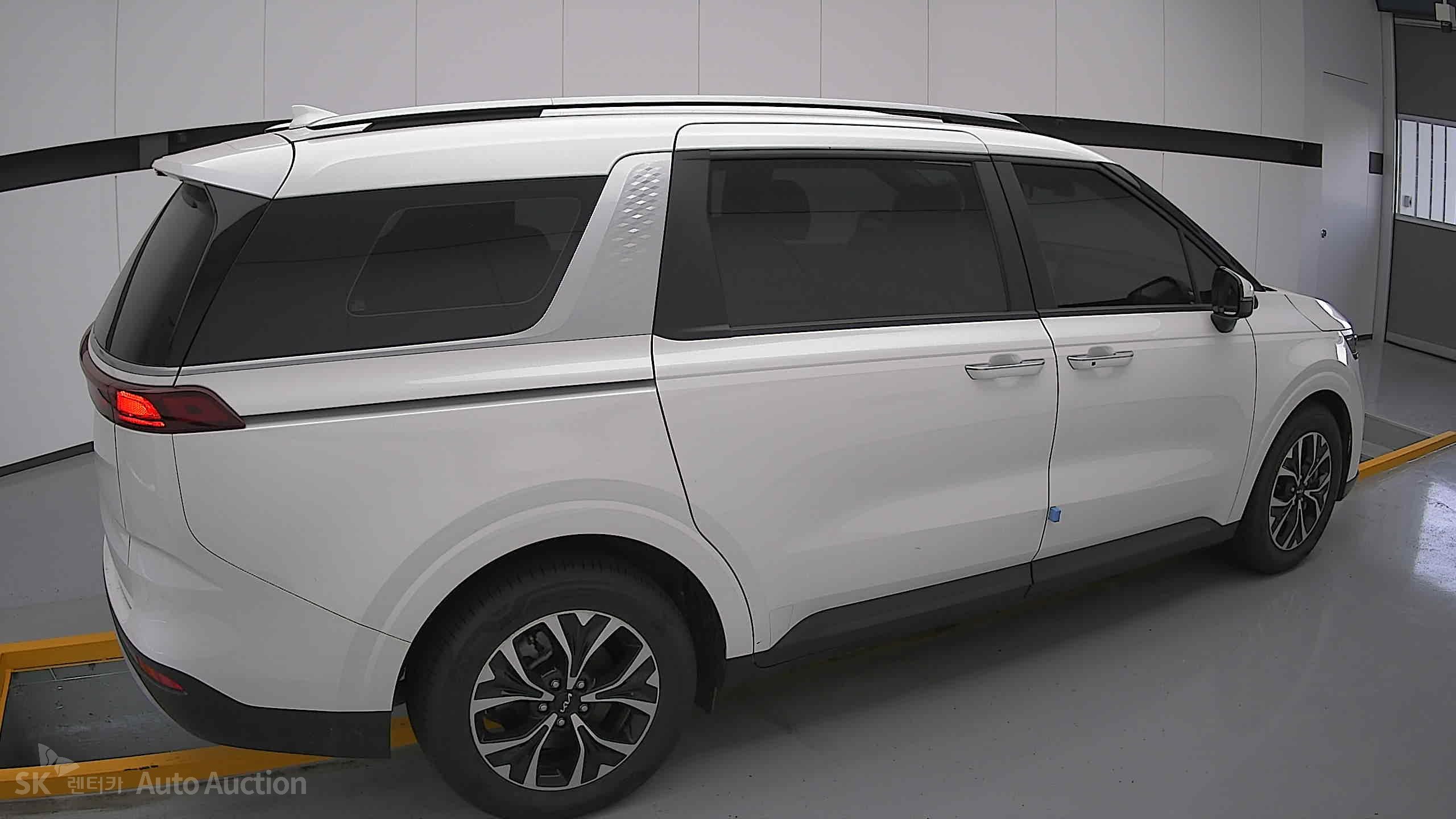2023 - kia carnival