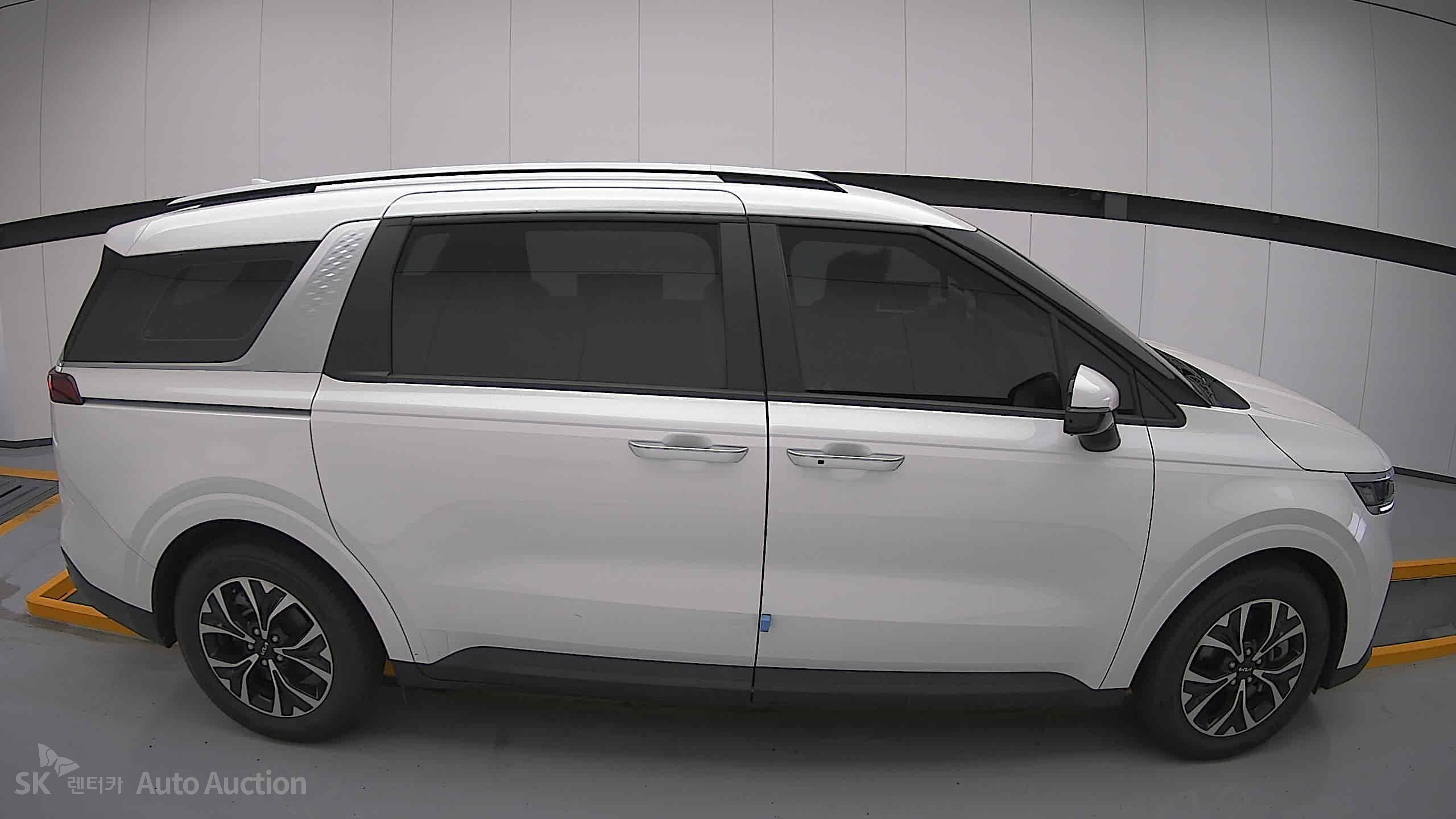 2023 - kia carnival