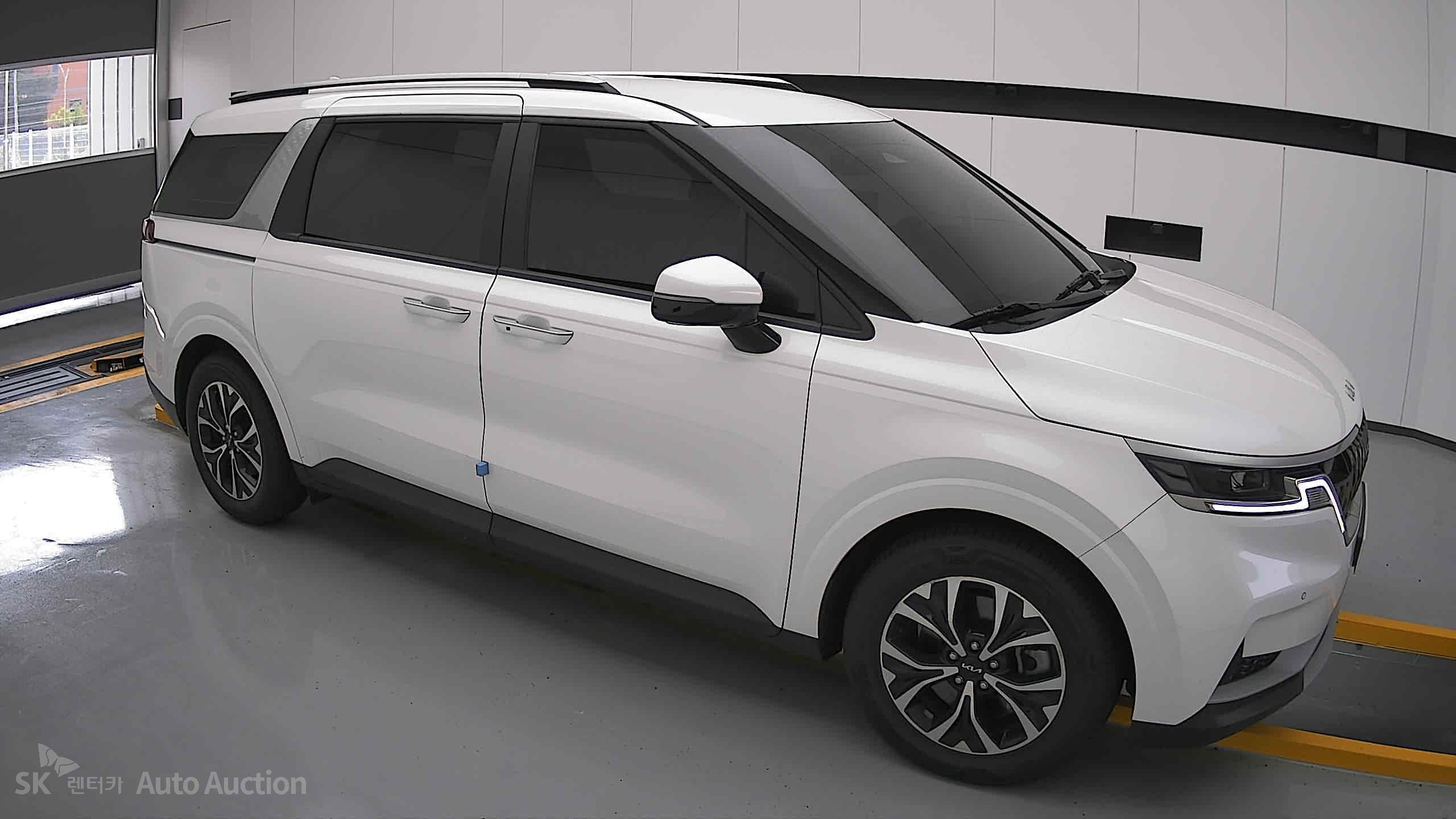2023 - kia carnival