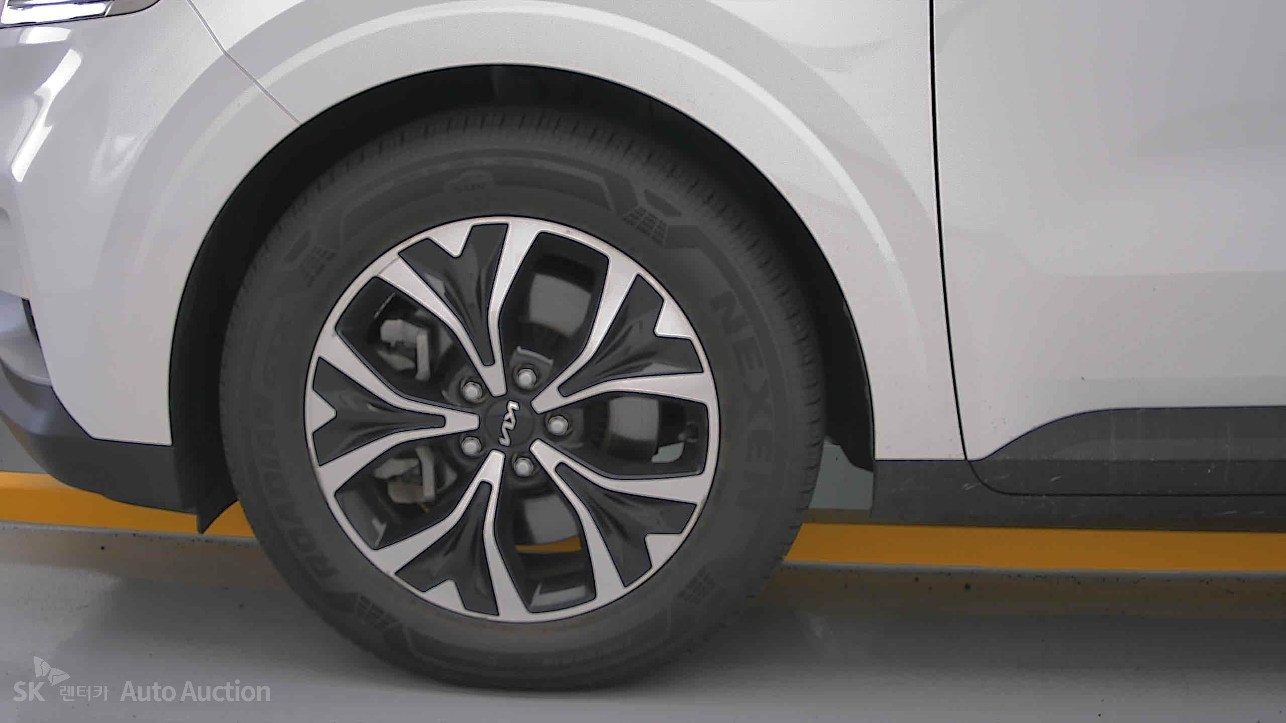 2023 - kia carnival