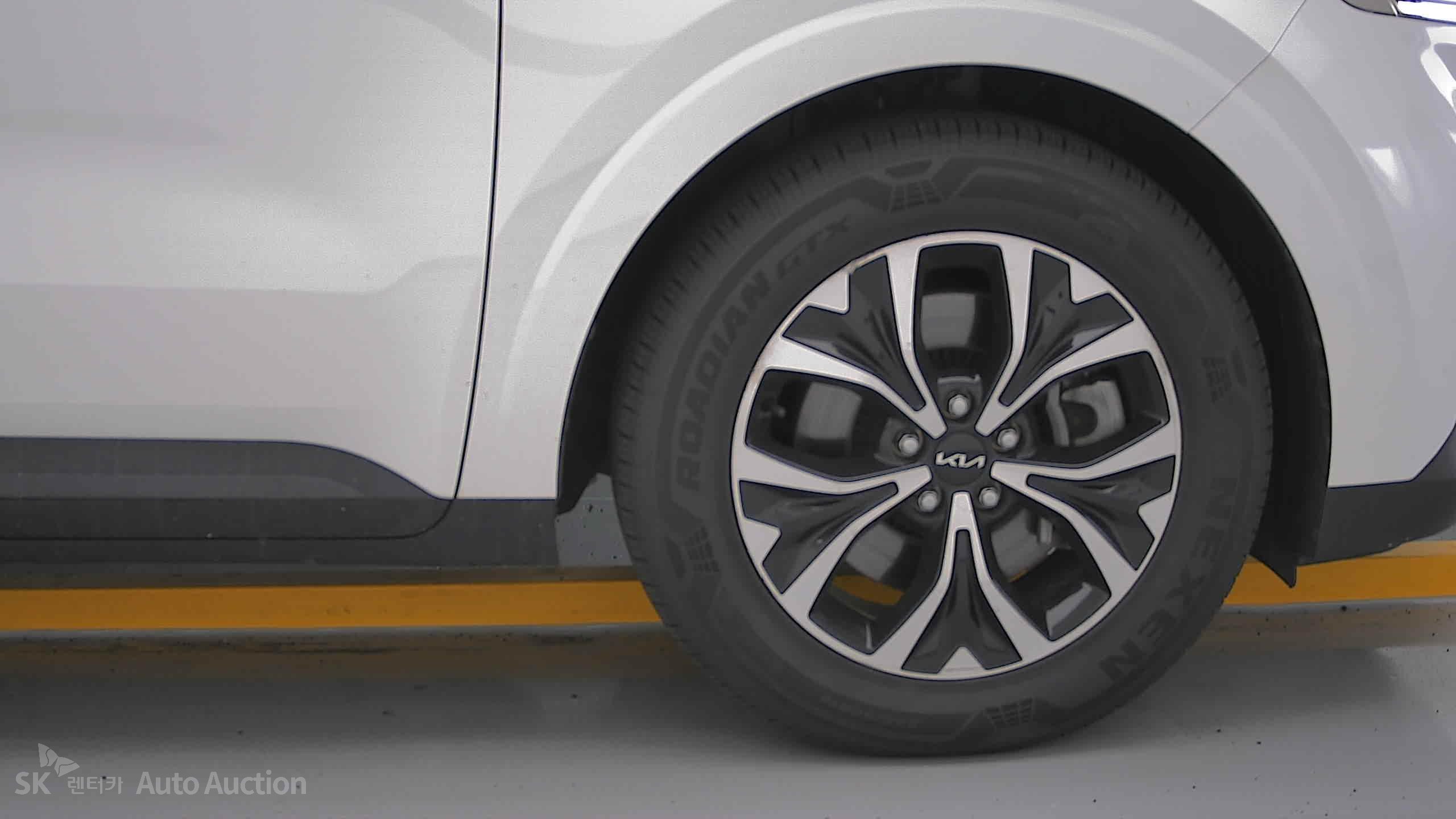2023 - kia carnival