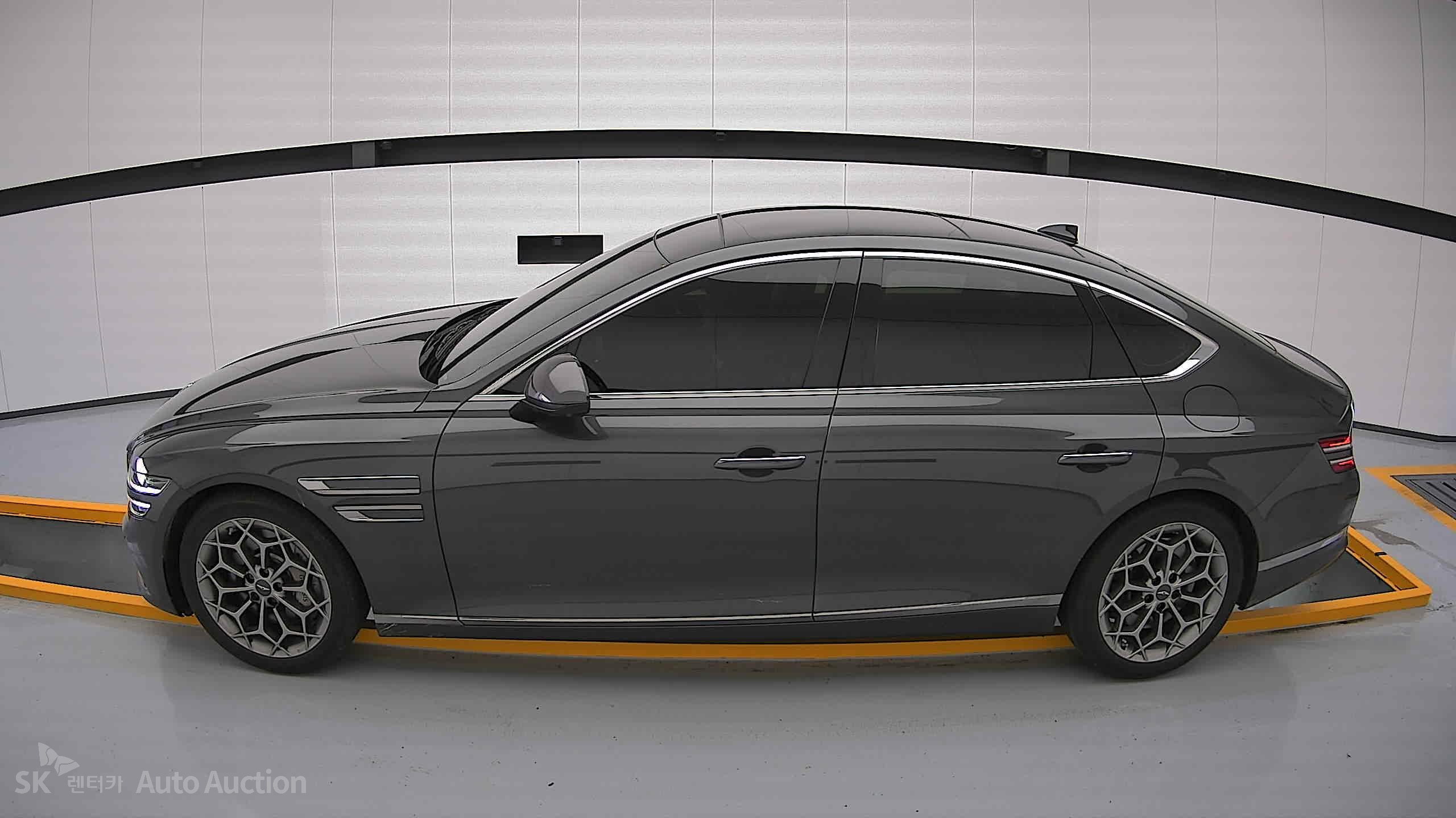 2022 - genesis g80