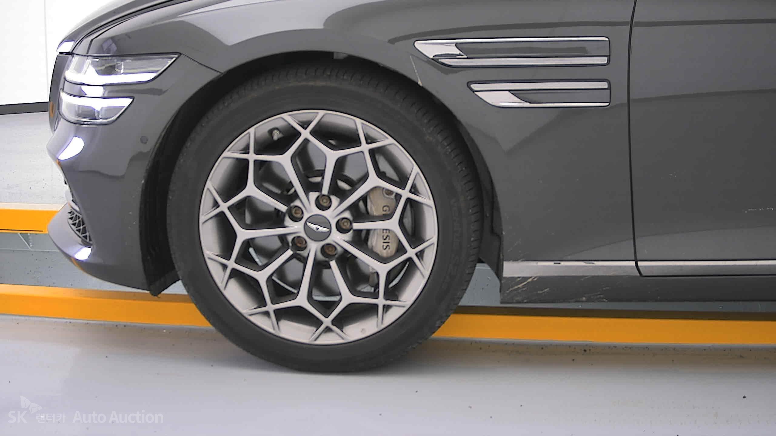 2022 - genesis g80