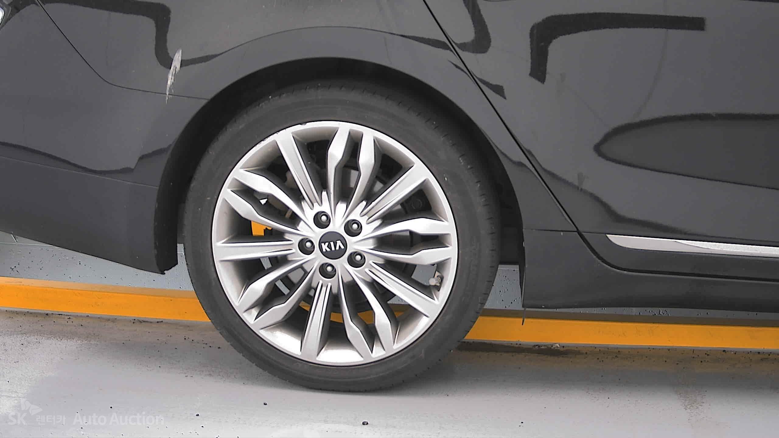 2021 - kia k7