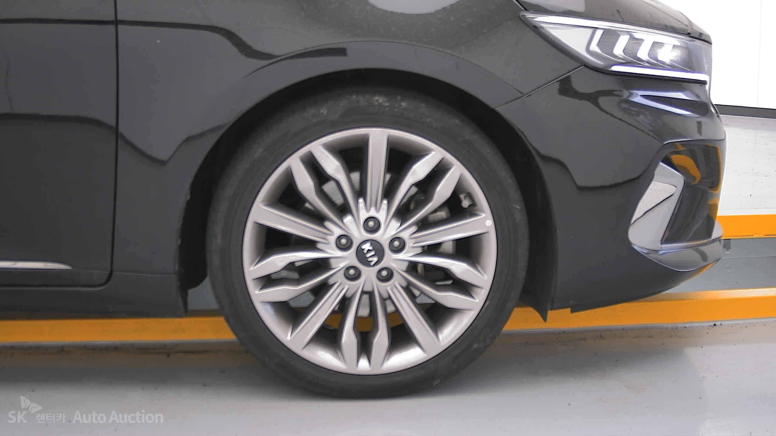 2021 - kia k7