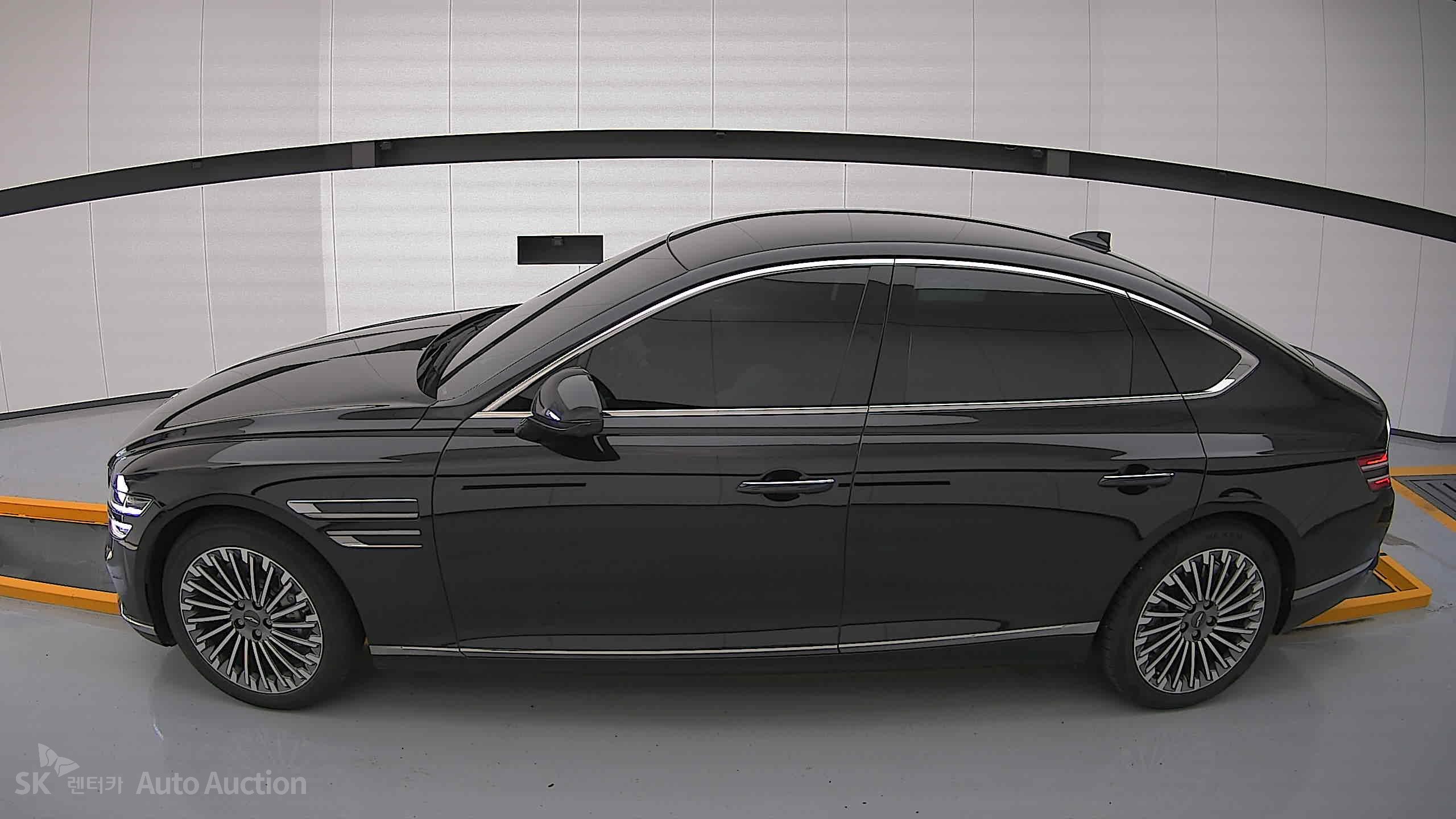 2022 - genesis eg80